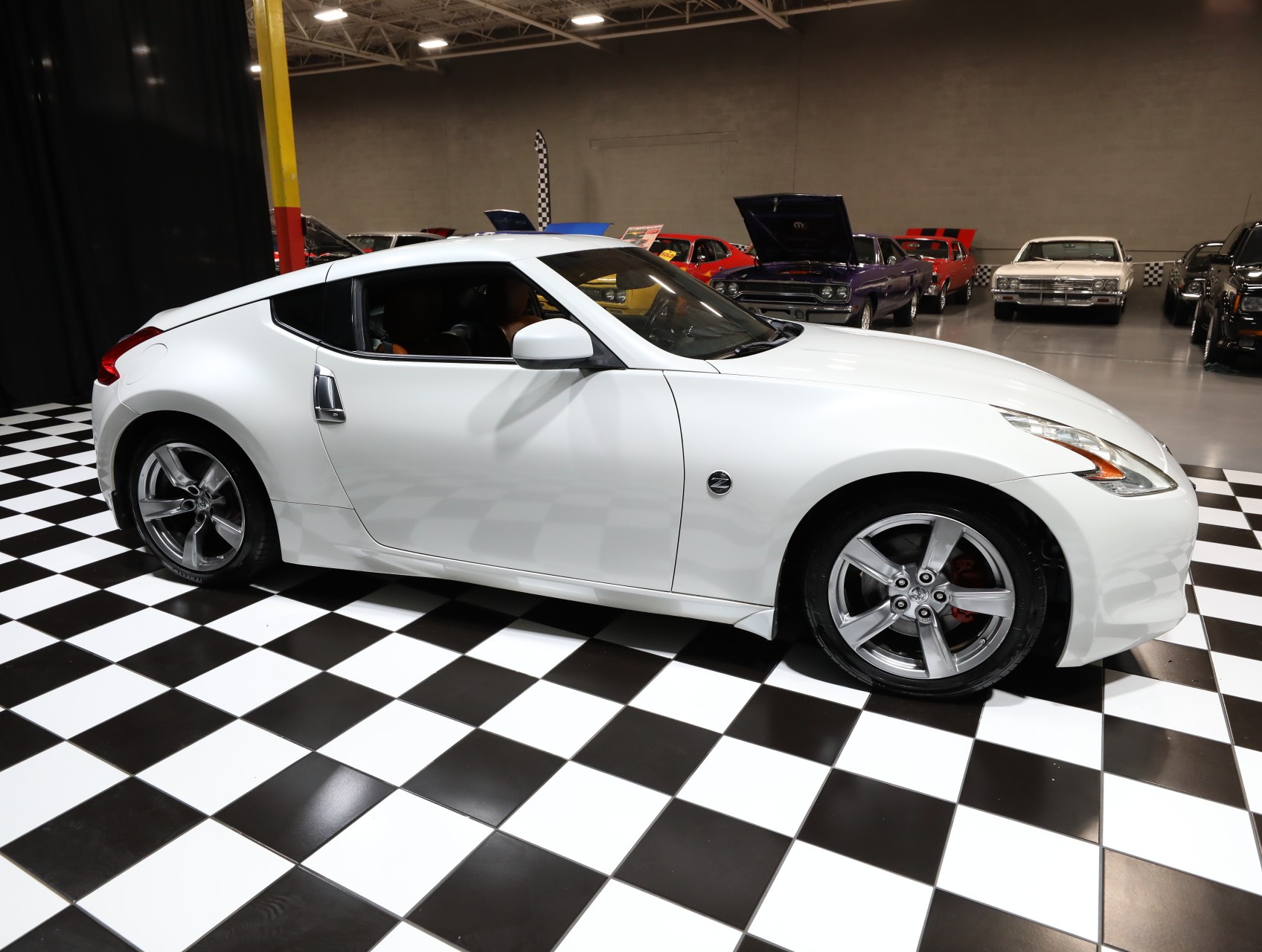 2009 Nissan 370Z 16