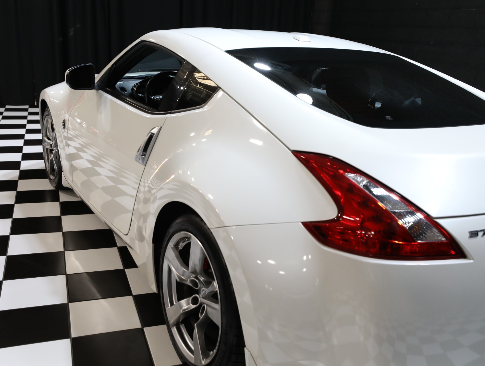 2009 Nissan 370Z 26