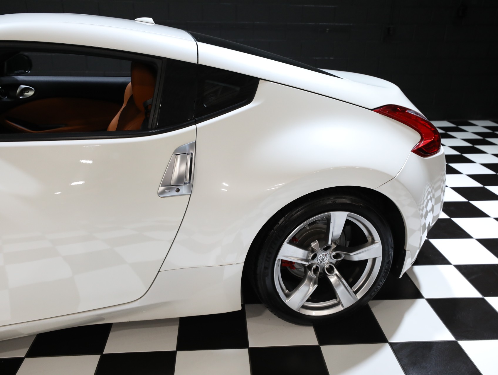 2009 Nissan 370Z 28