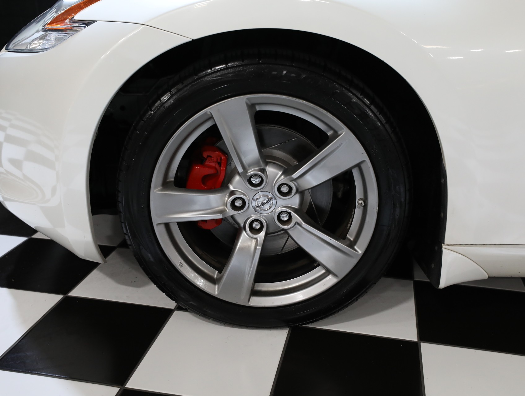 2009 Nissan 370Z 32
