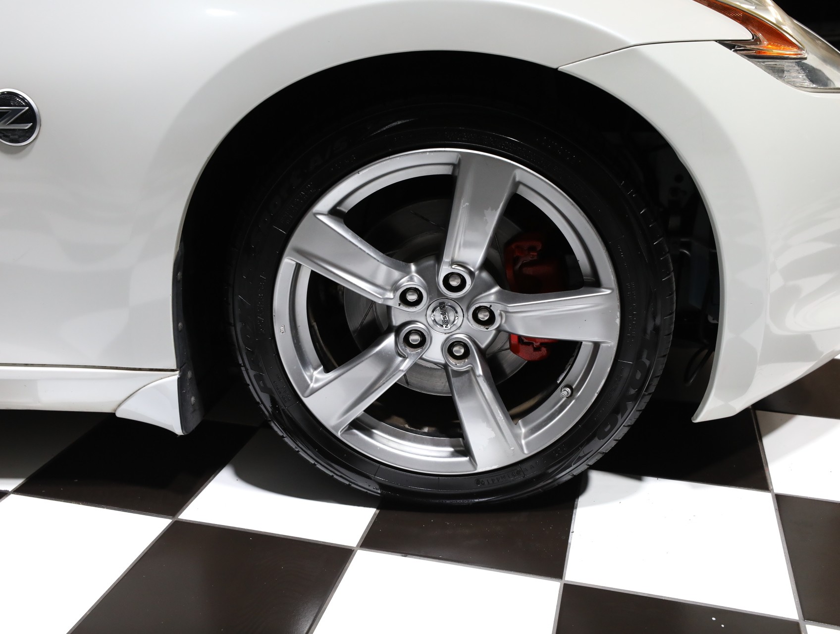 2009 Nissan 370Z 33