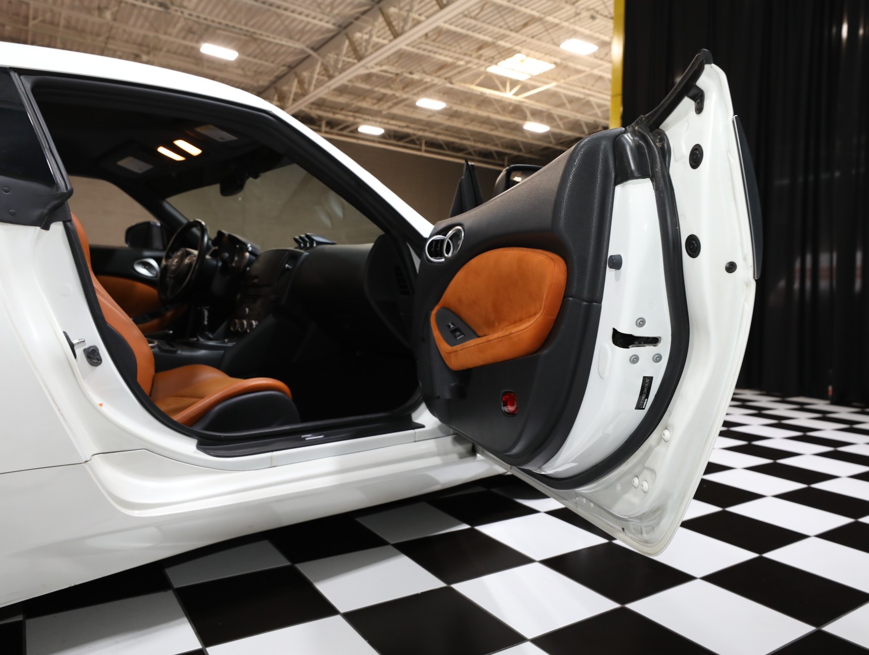2009 Nissan 370Z 36