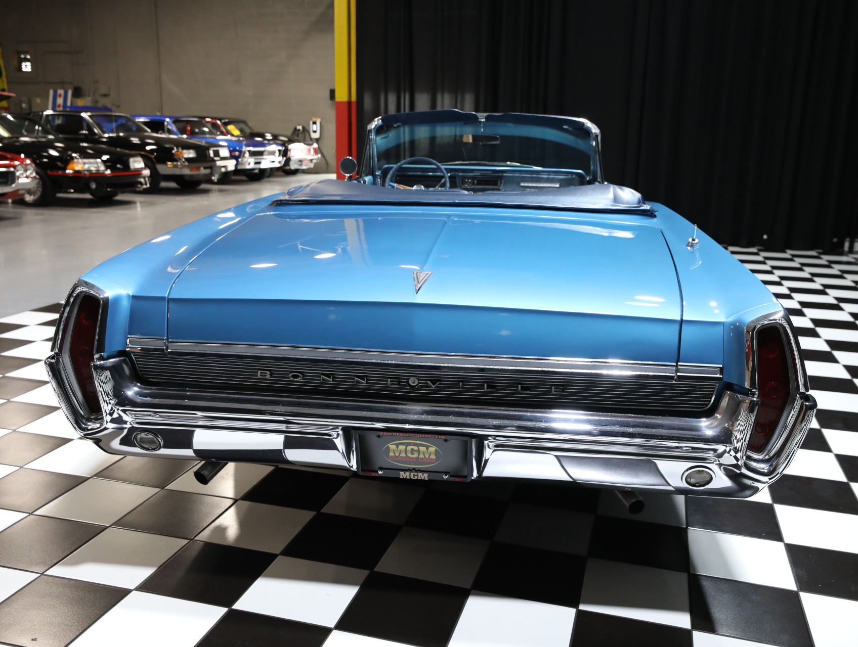 1964 Pontiac Bonneville 23