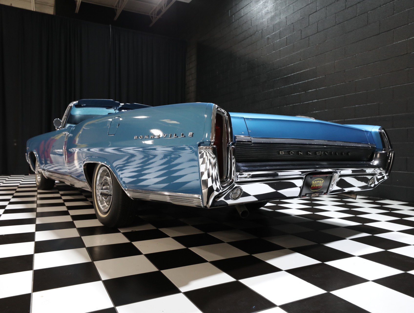 1964 Pontiac Bonneville 25