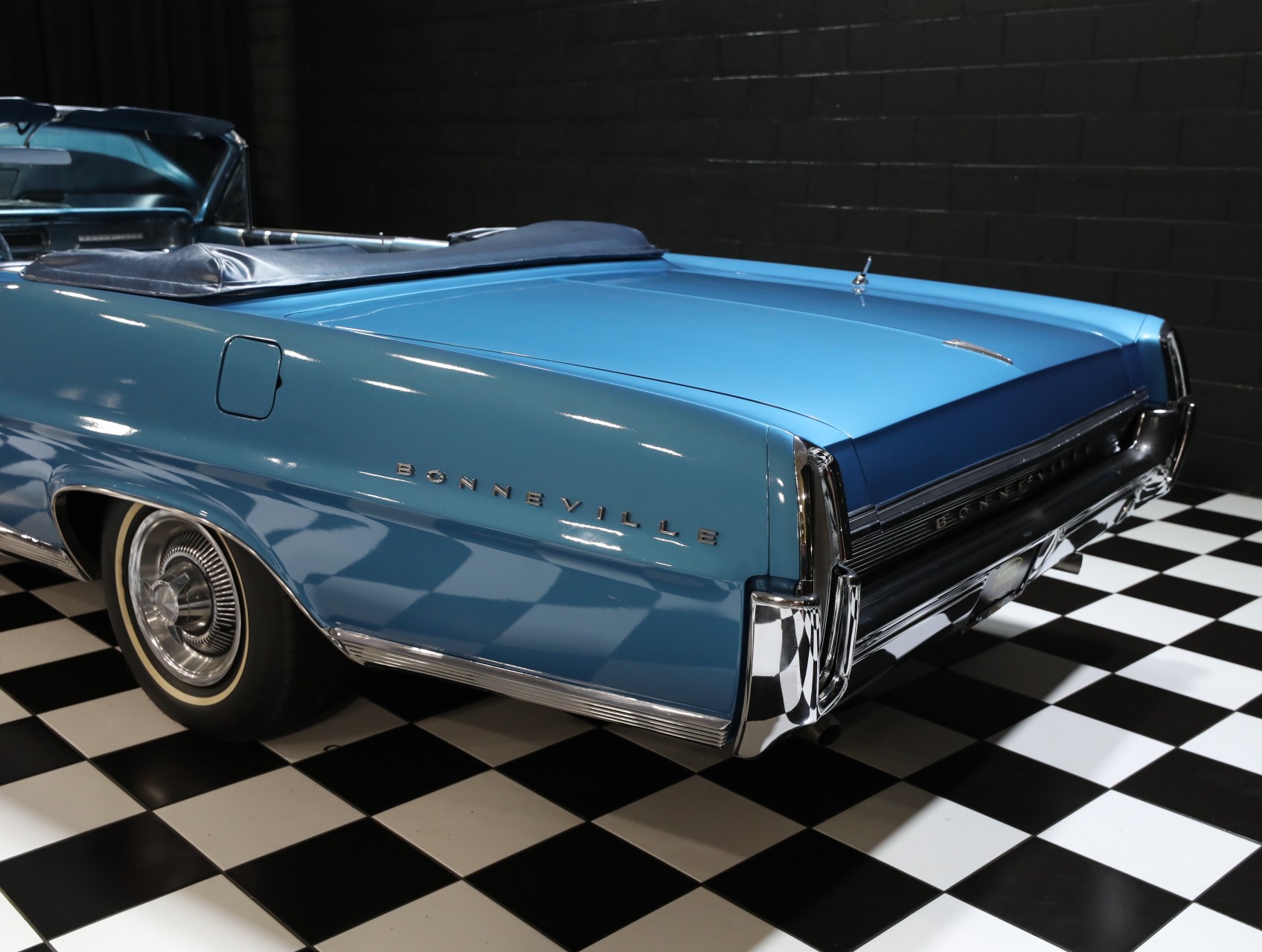 1964 Pontiac Bonneville 26