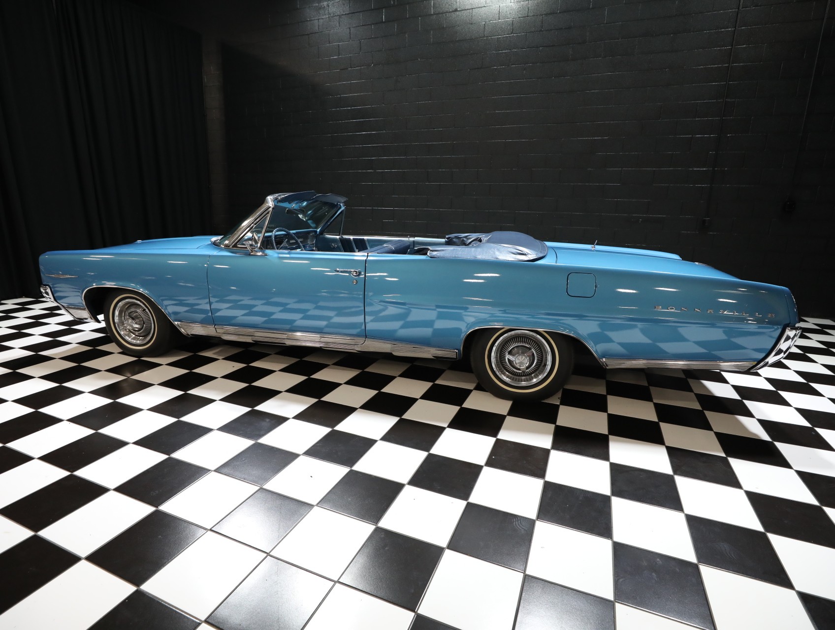 1964 Pontiac Bonneville 31