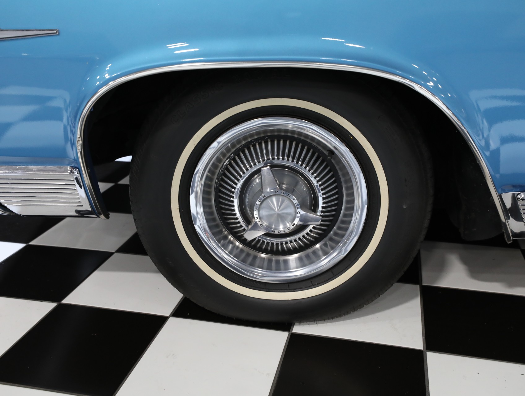 1964 Pontiac Bonneville 34