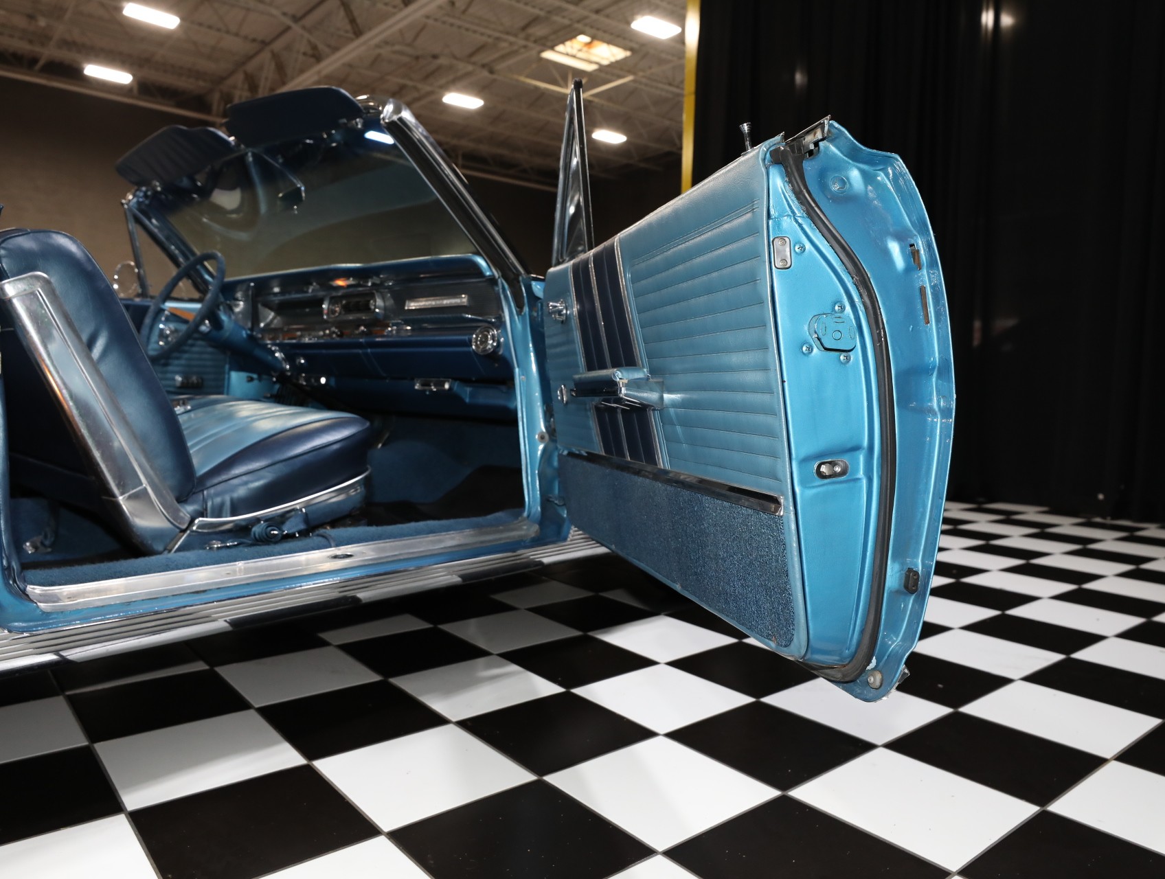 1964 Pontiac Bonneville 40