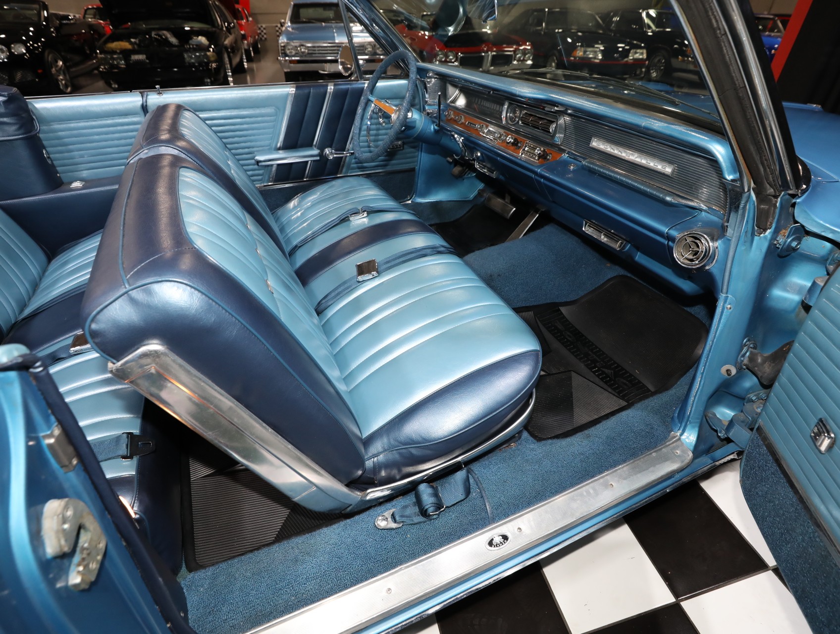 1964 Pontiac Bonneville 43