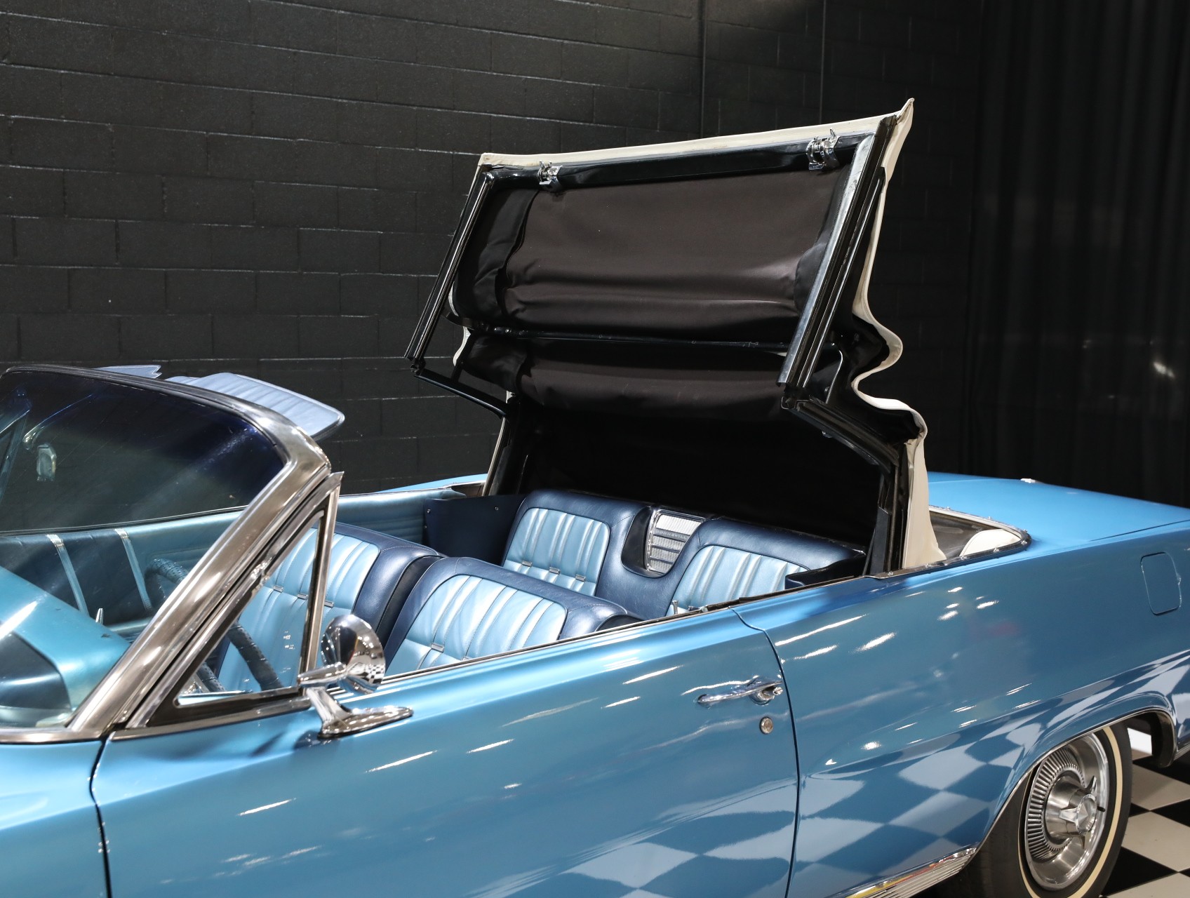 1964 Pontiac Bonneville 80