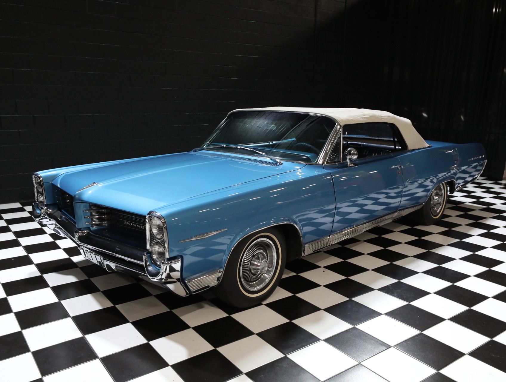 1964 Pontiac Bonneville 81
