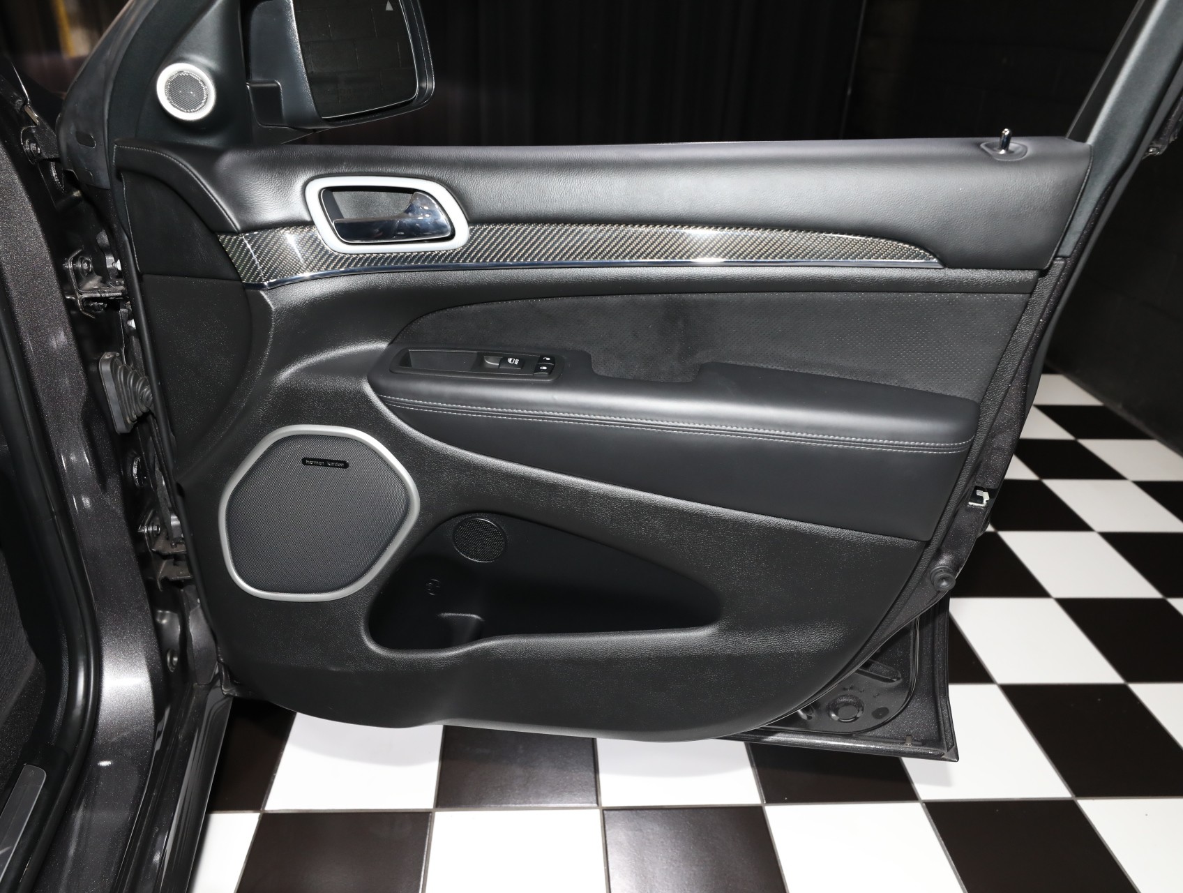 2019 Jeep Grand Cherokee 36