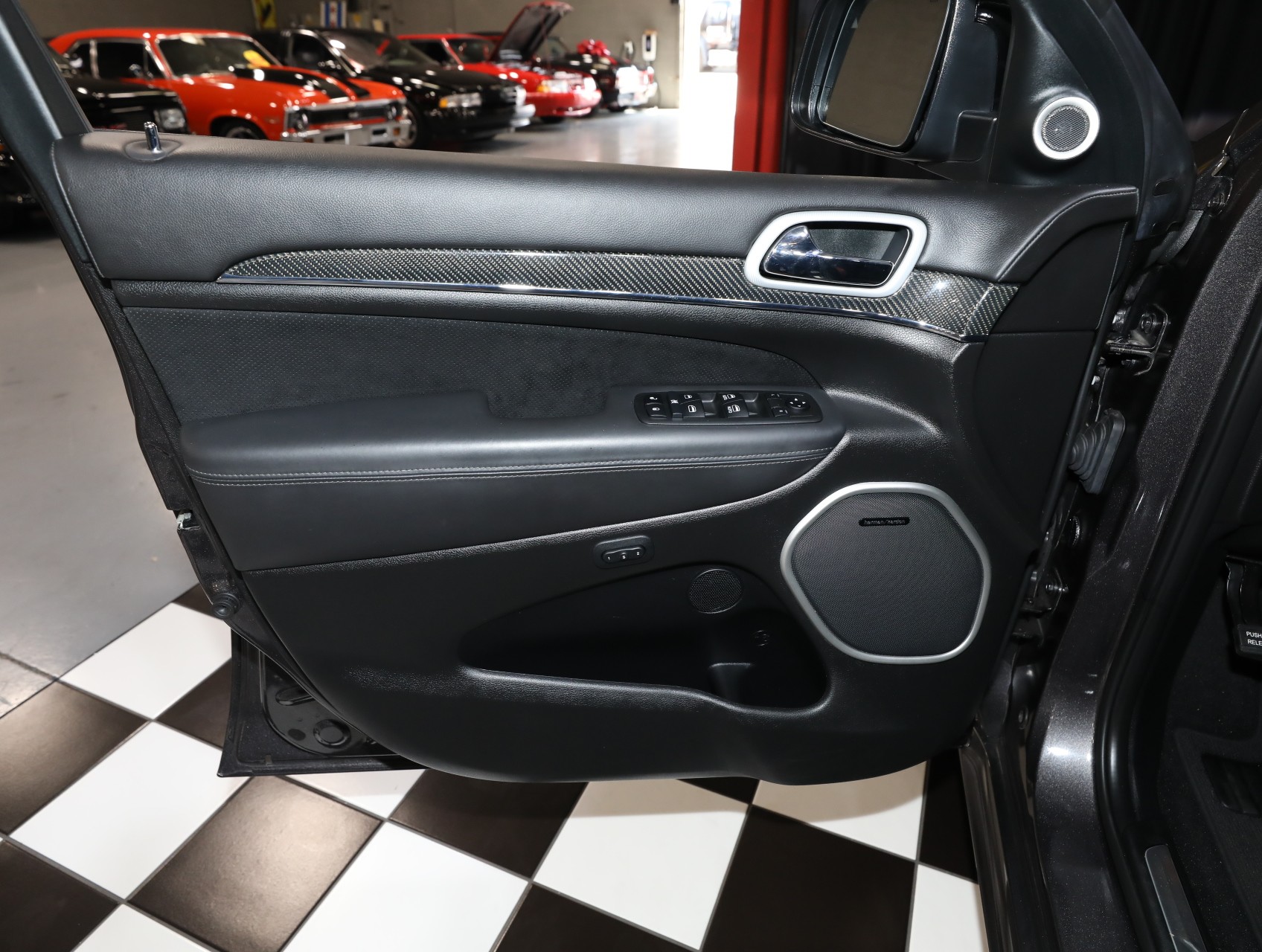 2019 Jeep Grand Cherokee 50