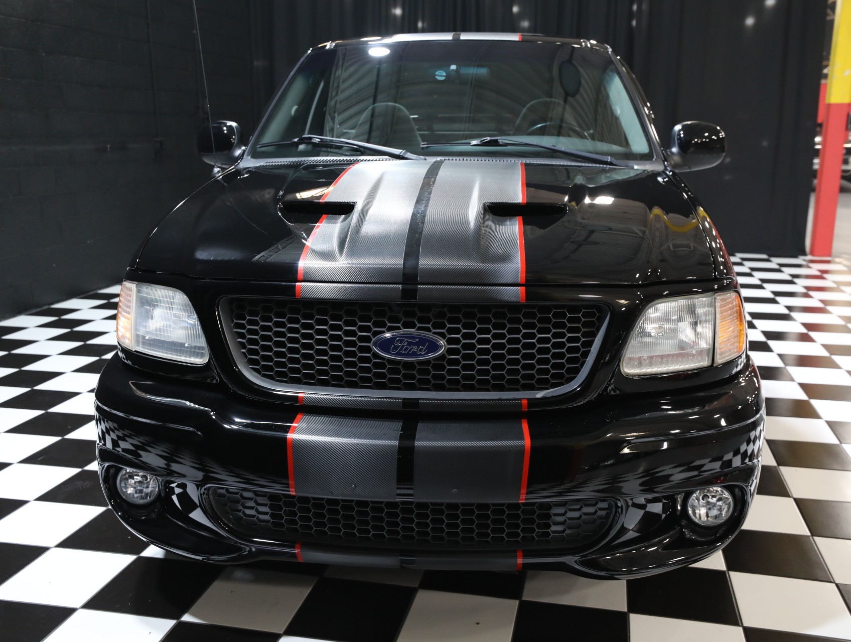 2000 Ford F-150 SVT Lightning 11