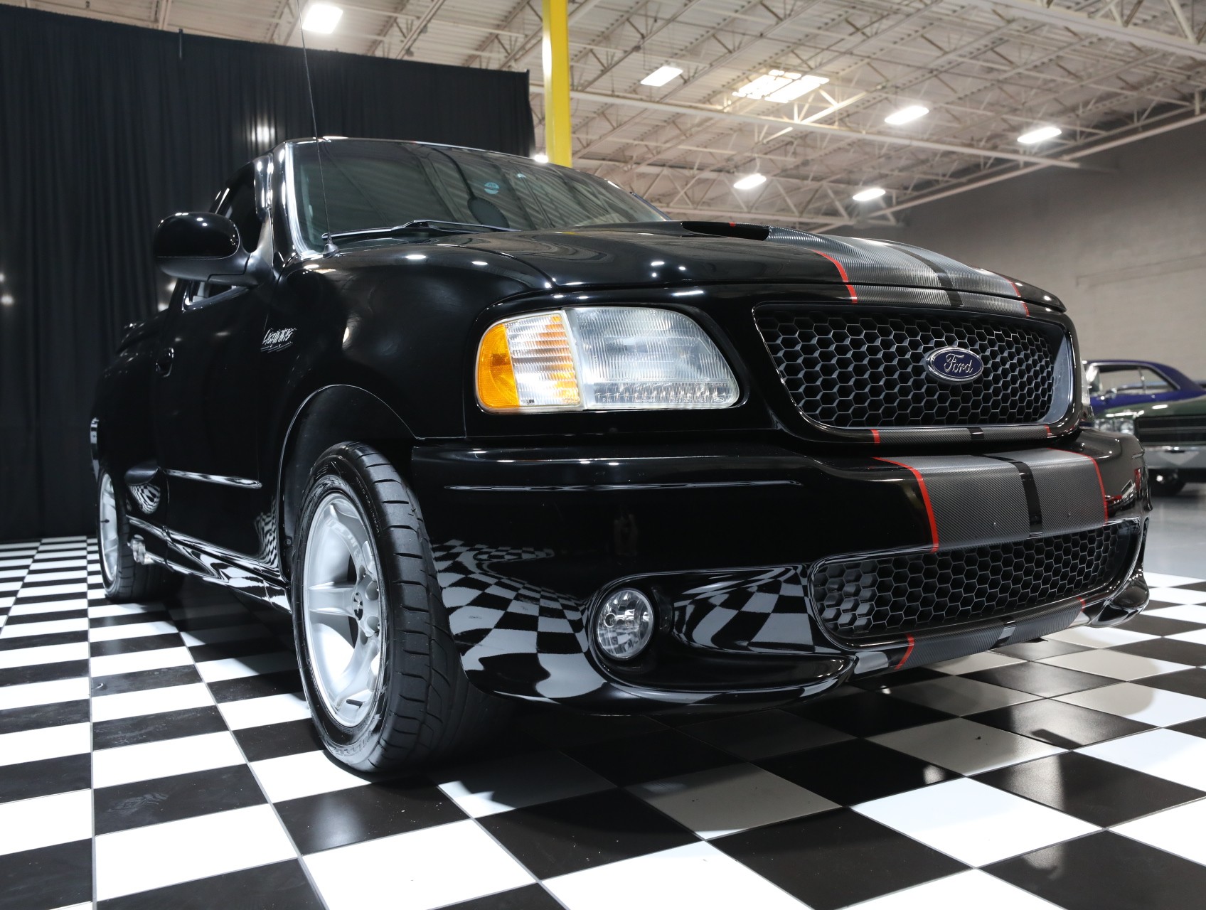 2000 Ford F-150 SVT Lightning 14