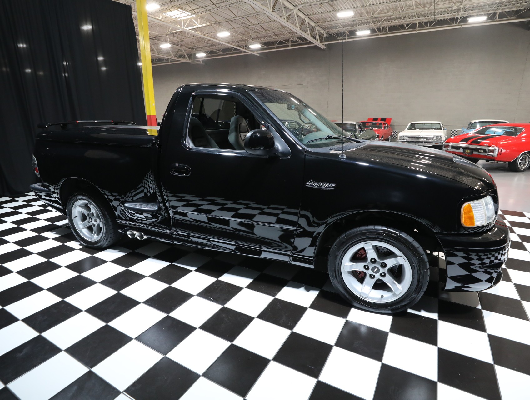 2000 Ford F-150 SVT Lightning 17