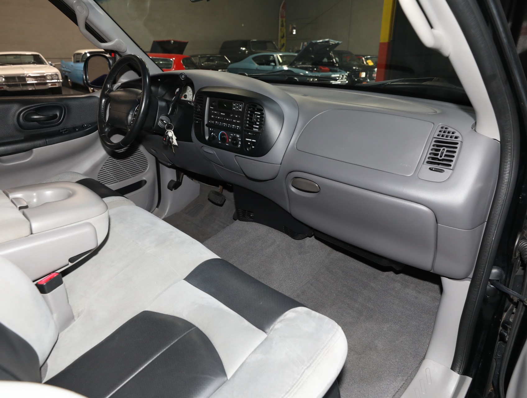 2000 Ford F-150 SVT Lightning 42