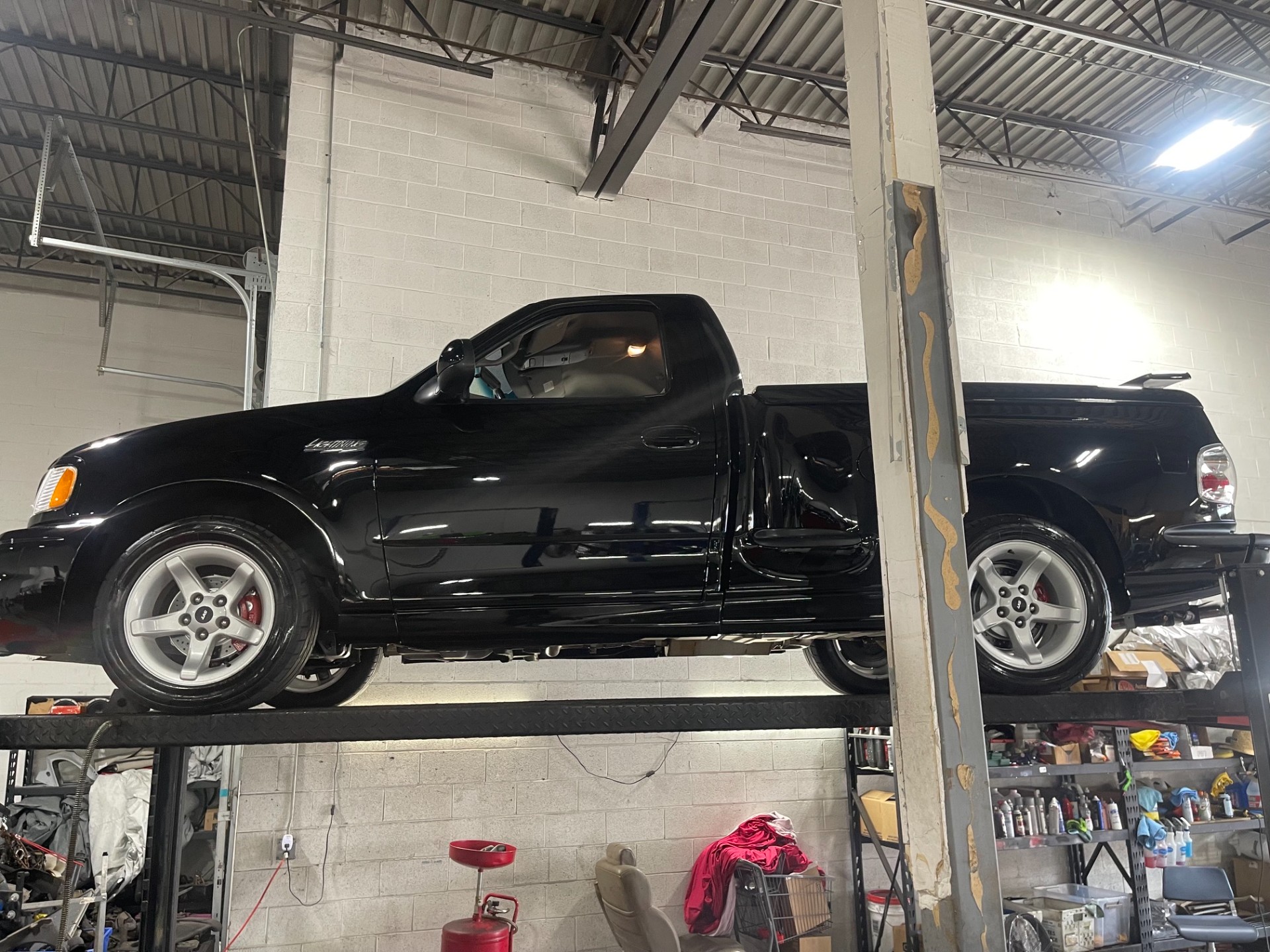 2000 Ford F-150 SVT Lightning 91