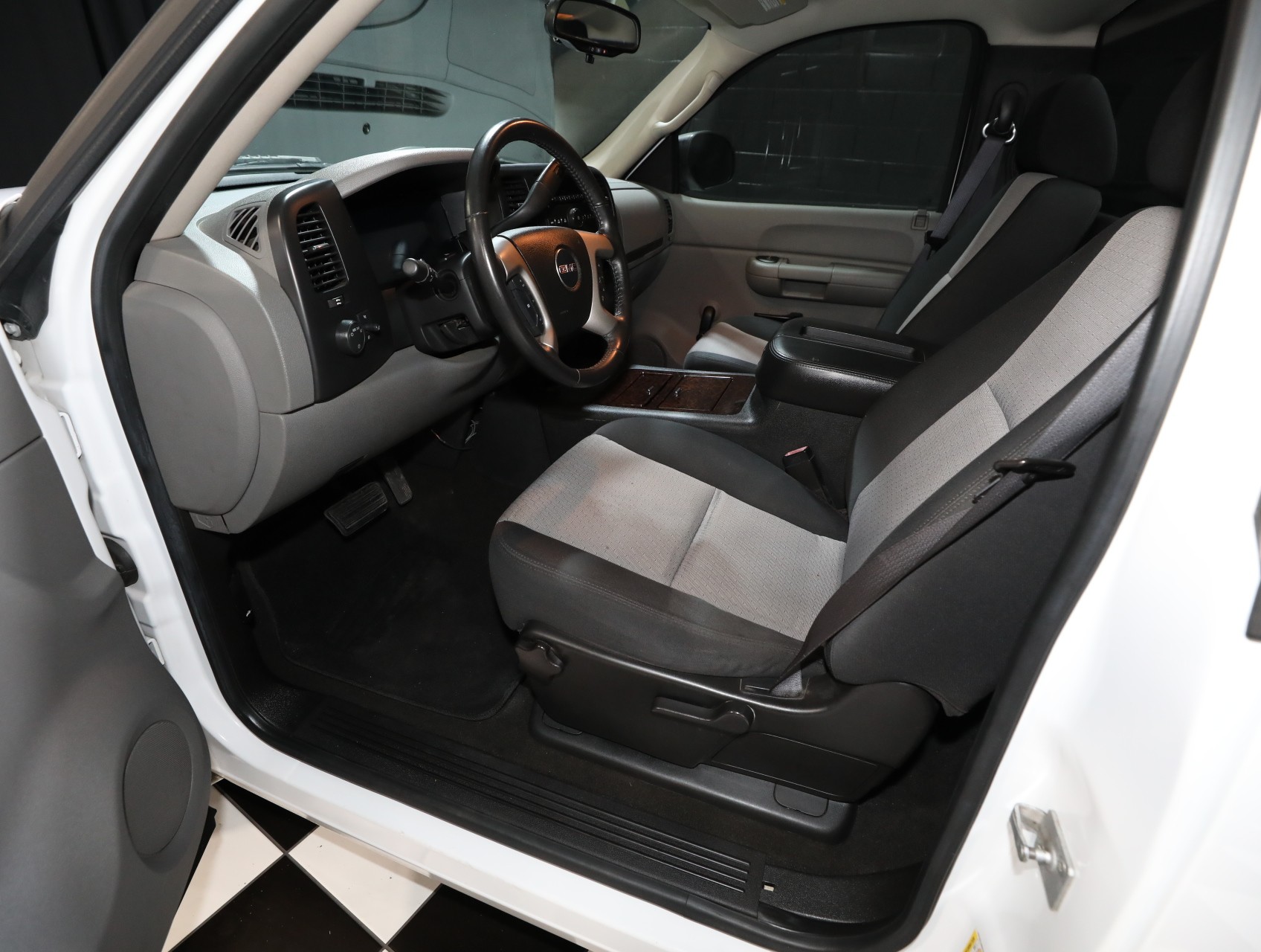 2007 GMC Sierra 3