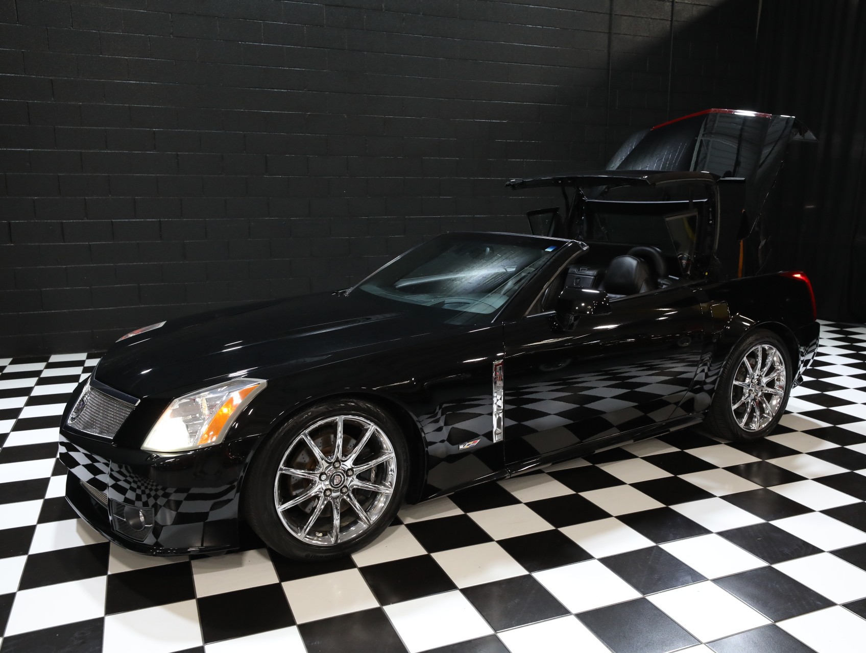 2009 Cadillac XLR-V 13