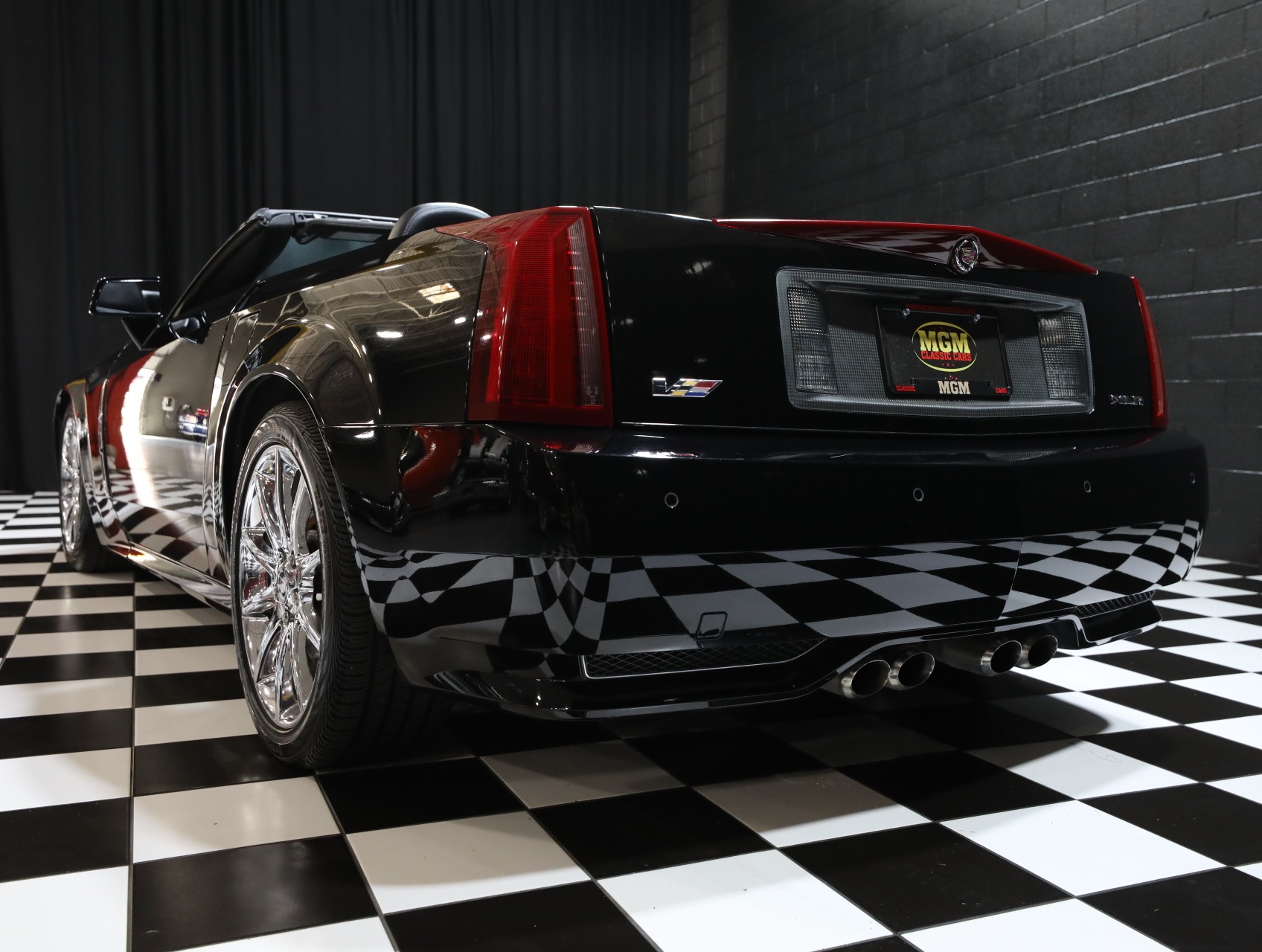 2009 Cadillac XLR-V 33