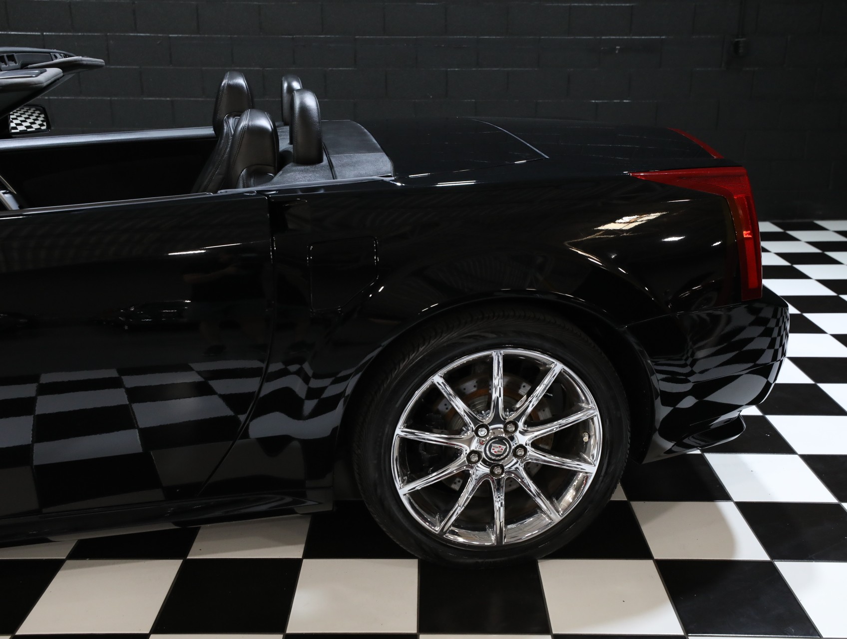 2009 Cadillac XLR-V 37
