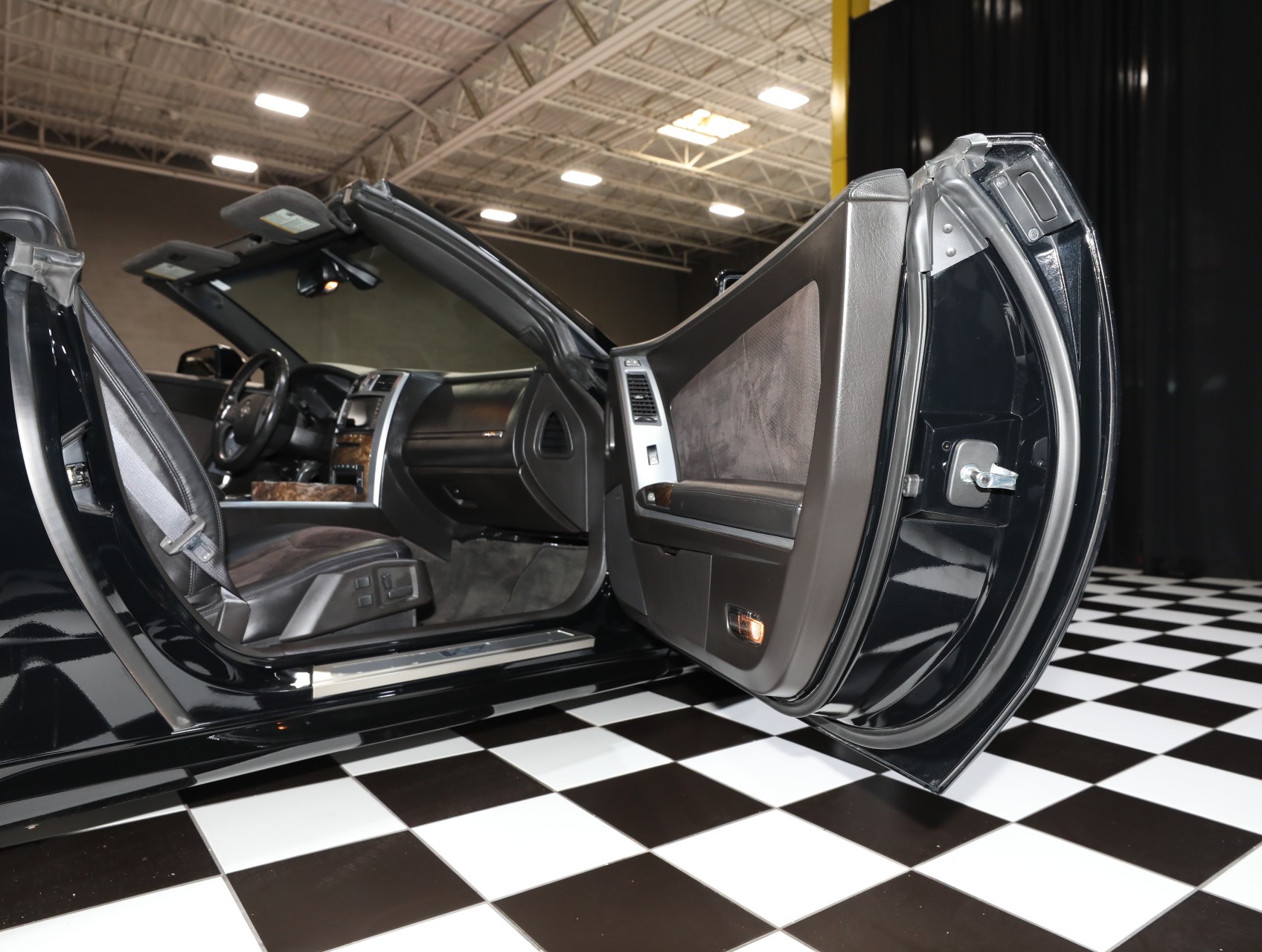 2009 Cadillac XLR-V 46