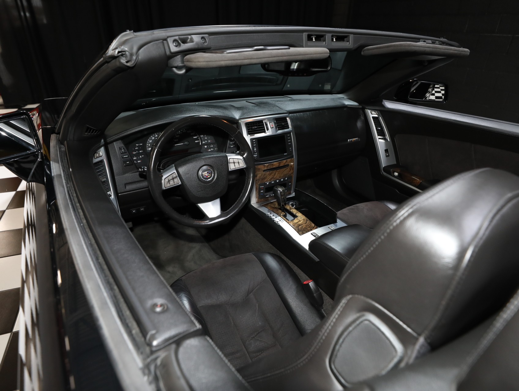 2009 Cadillac XLR-V 51