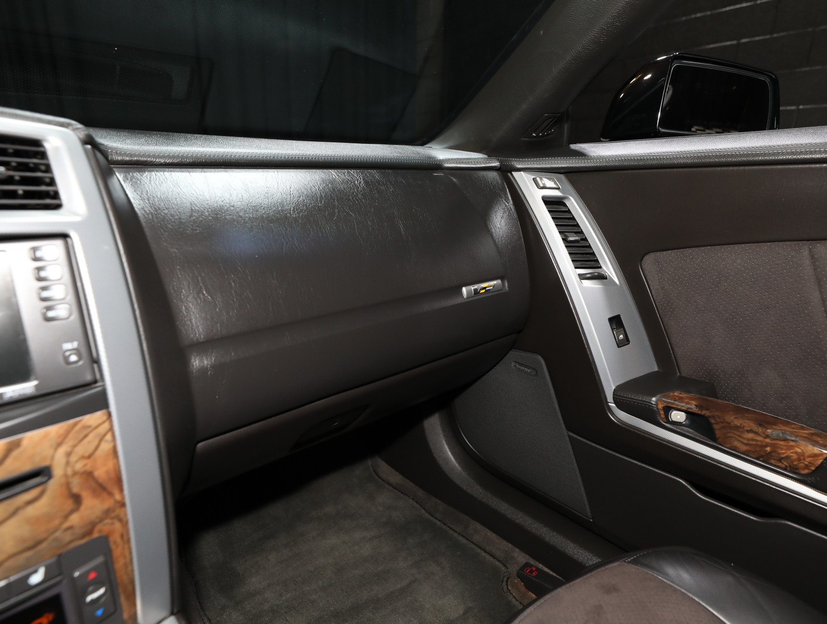 2009 Cadillac XLR-V 57