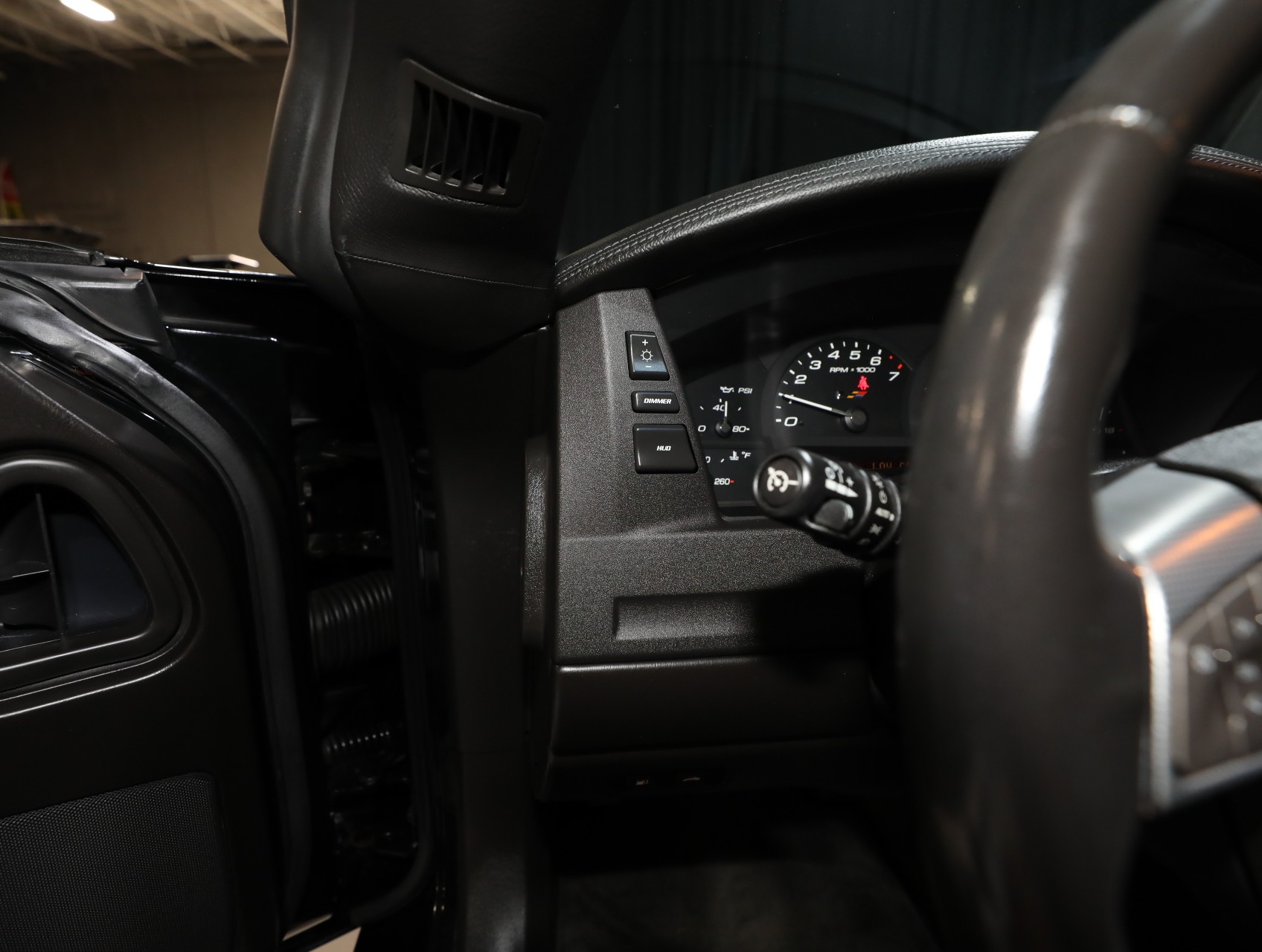 2009 Cadillac XLR-V 63
