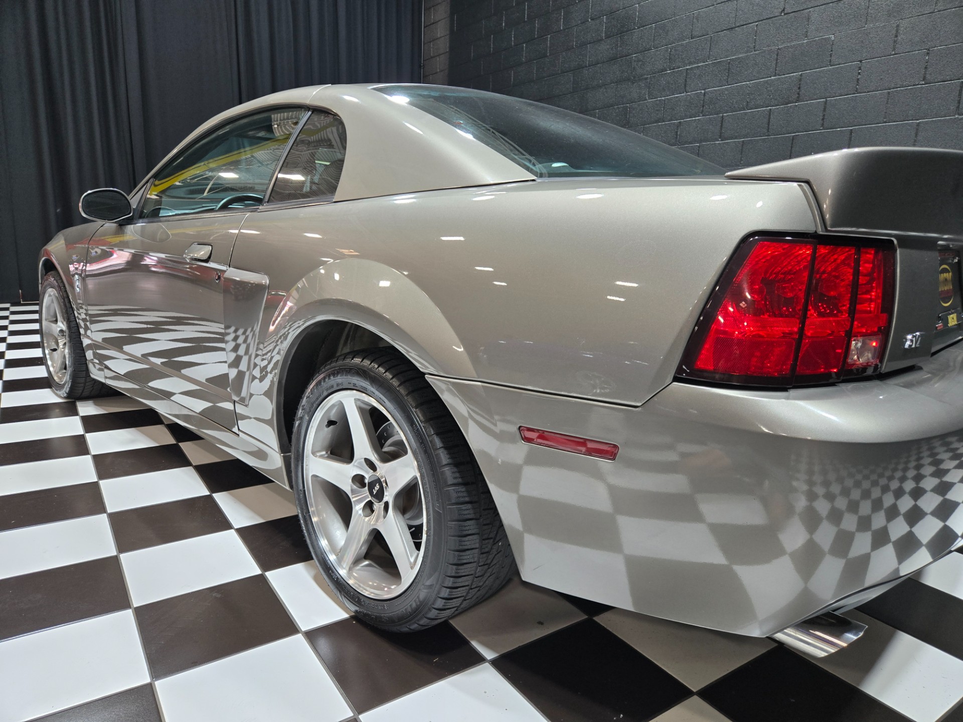 2003 Ford Mustang SVT Cobra 40