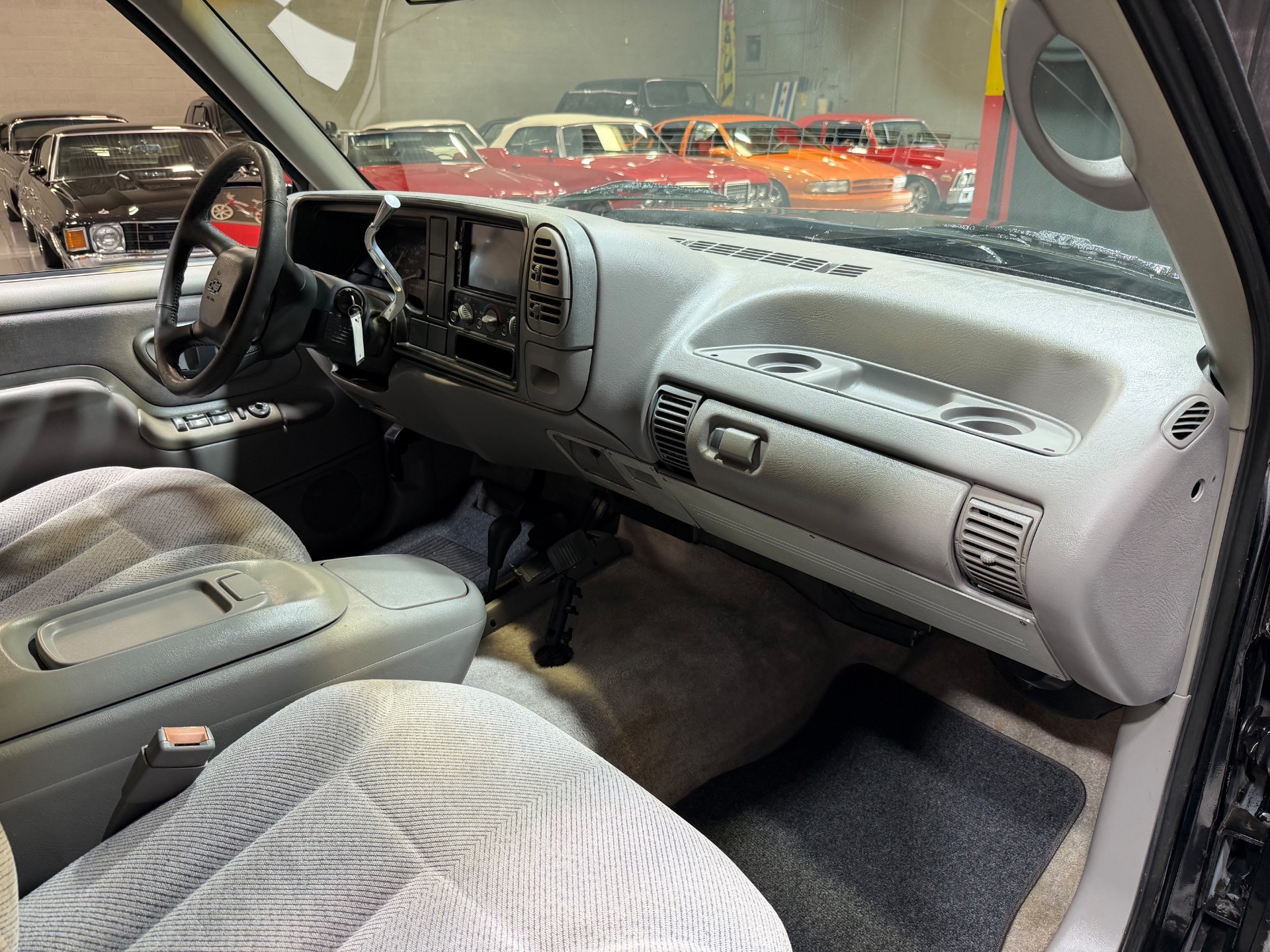 1999 Chevrolet Tahoe 36