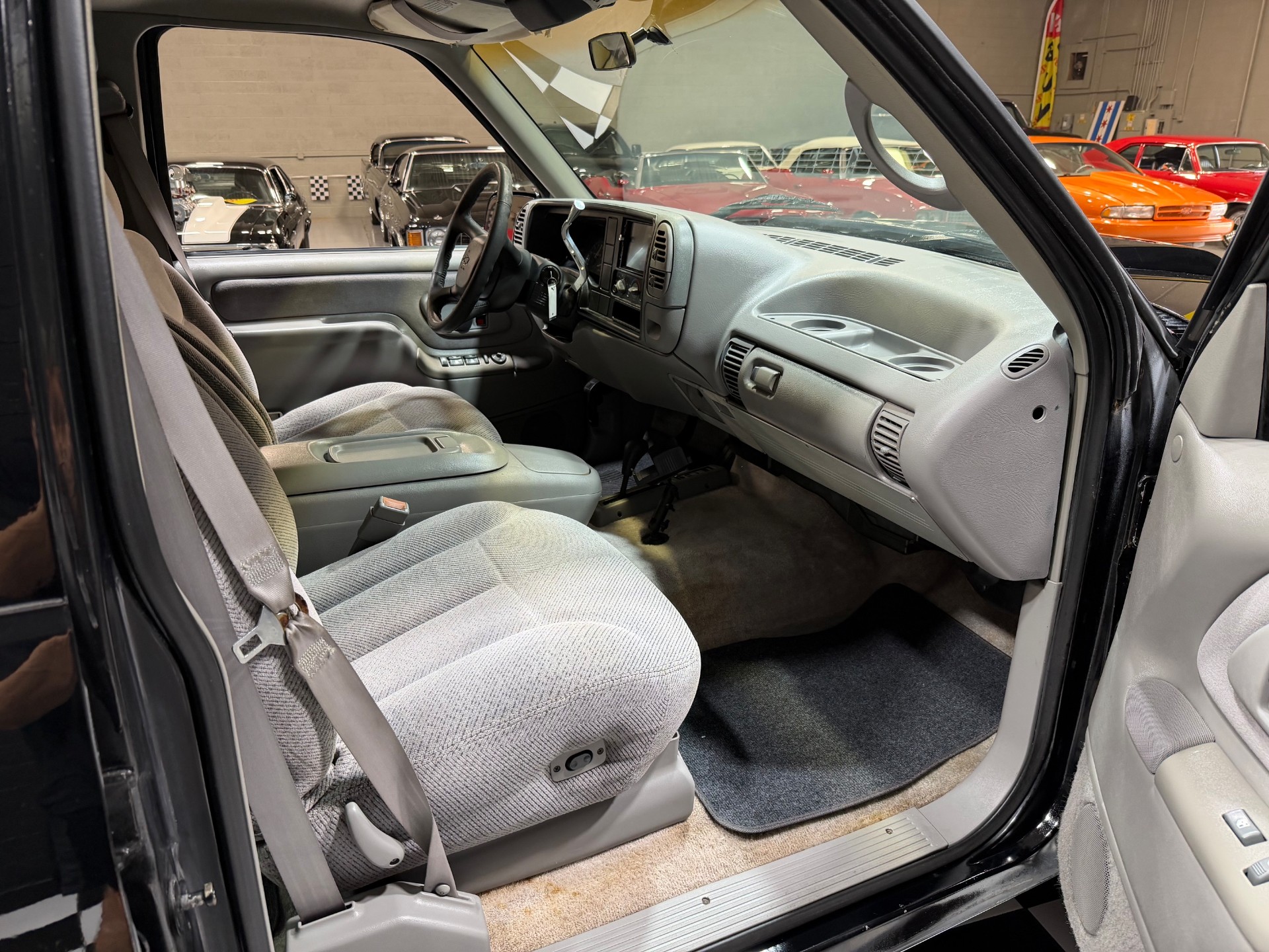 1999 Chevrolet Tahoe 37