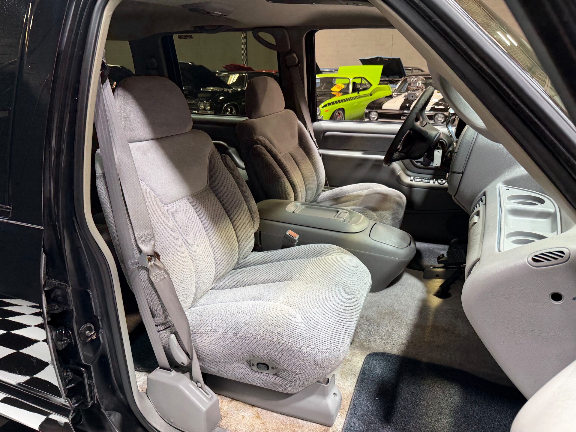 1999 Chevrolet Tahoe 38
