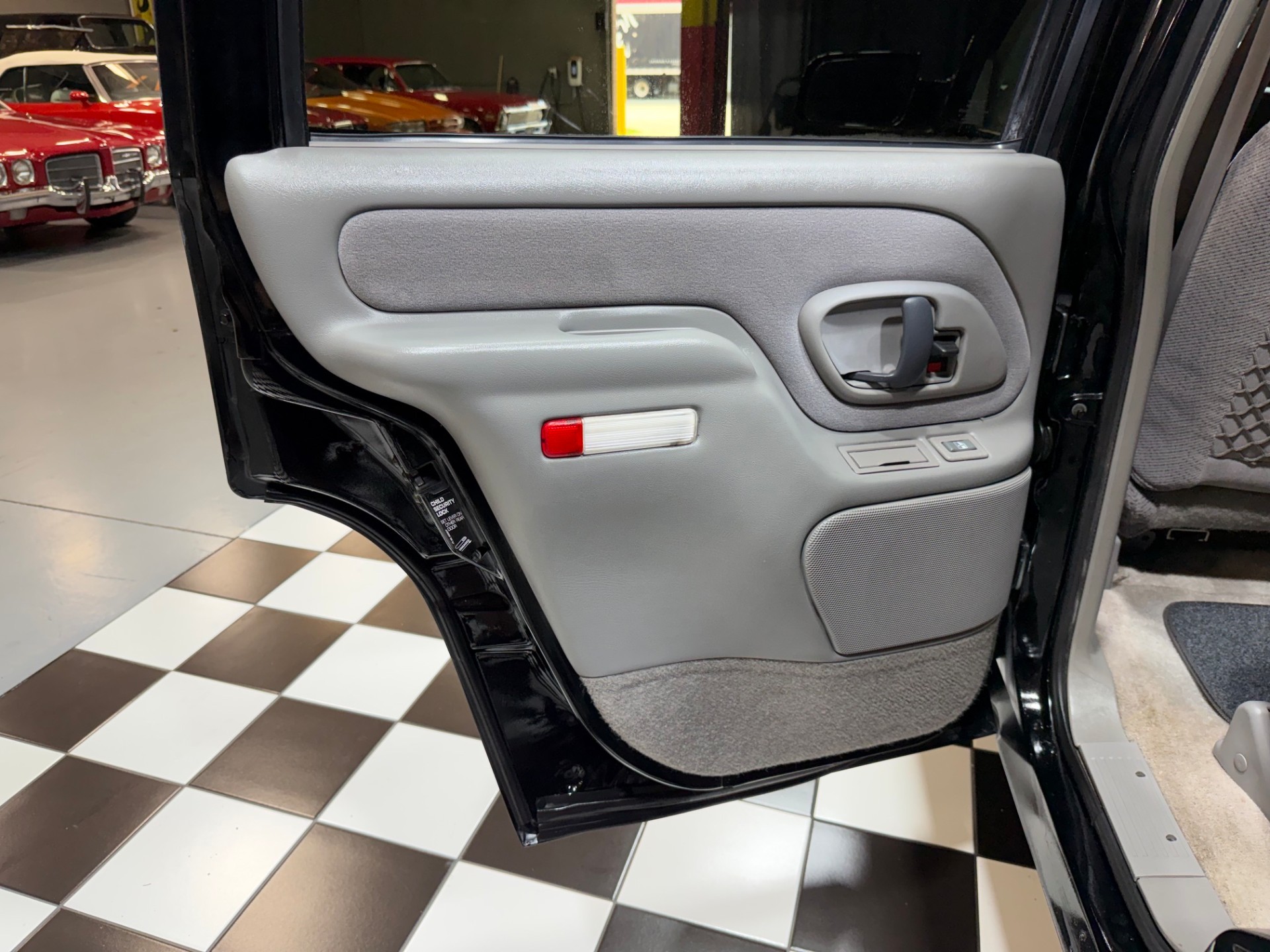1999 Chevrolet Tahoe 50