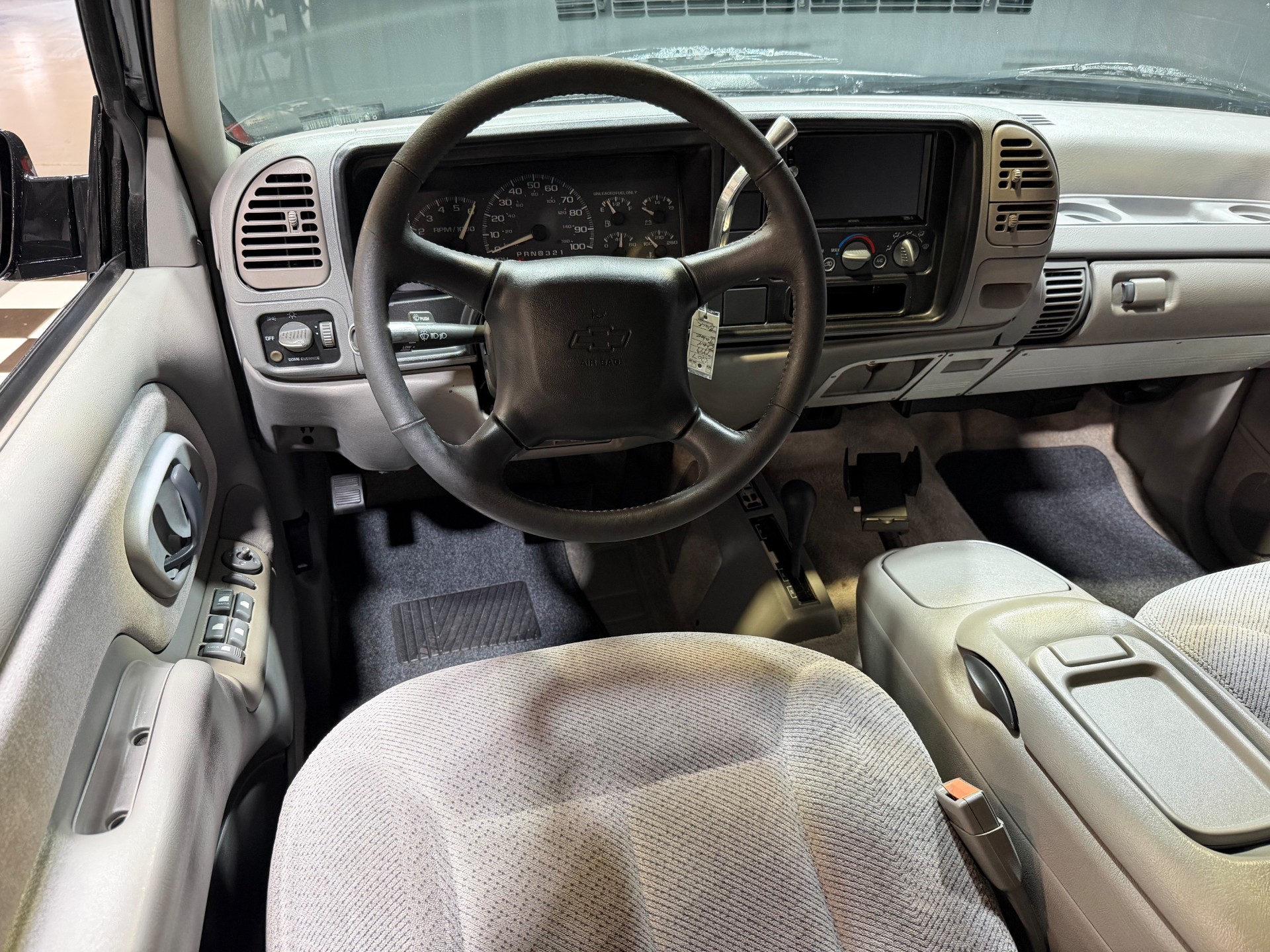 1999 Chevrolet Tahoe 54