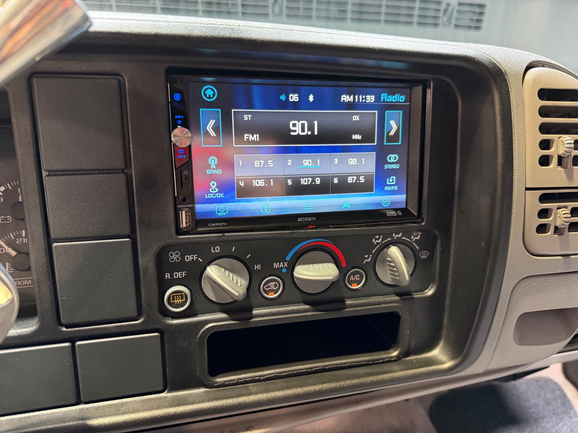 1999 Chevrolet Tahoe 64