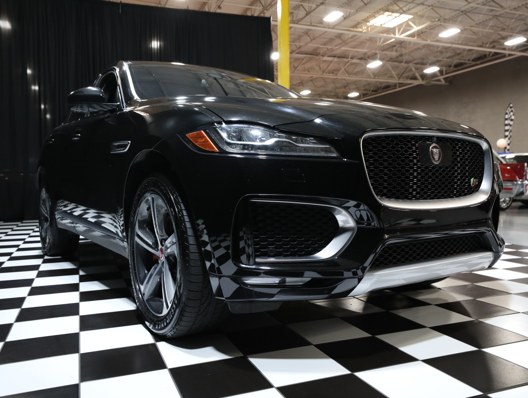 2017 Jaguar F-PACE 16