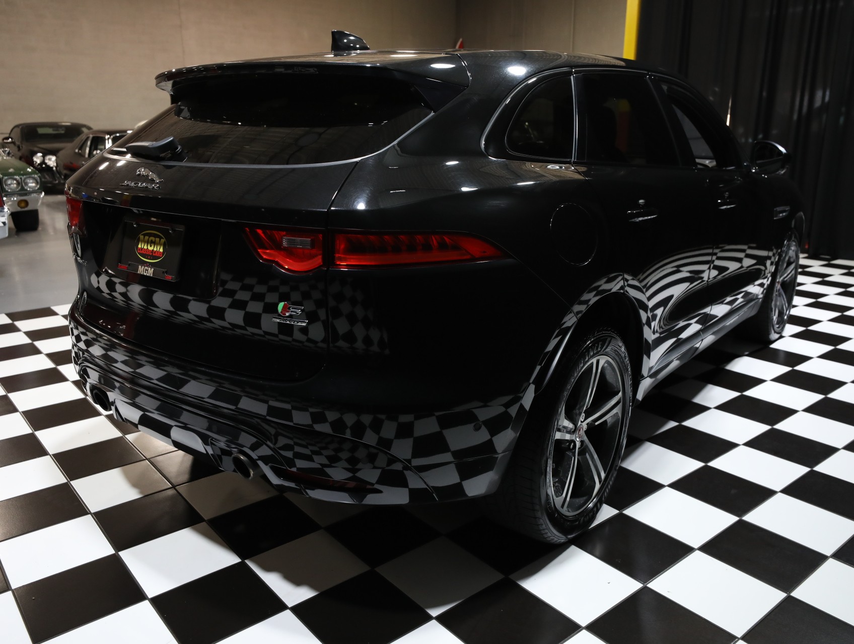 2017 Jaguar F-PACE 20