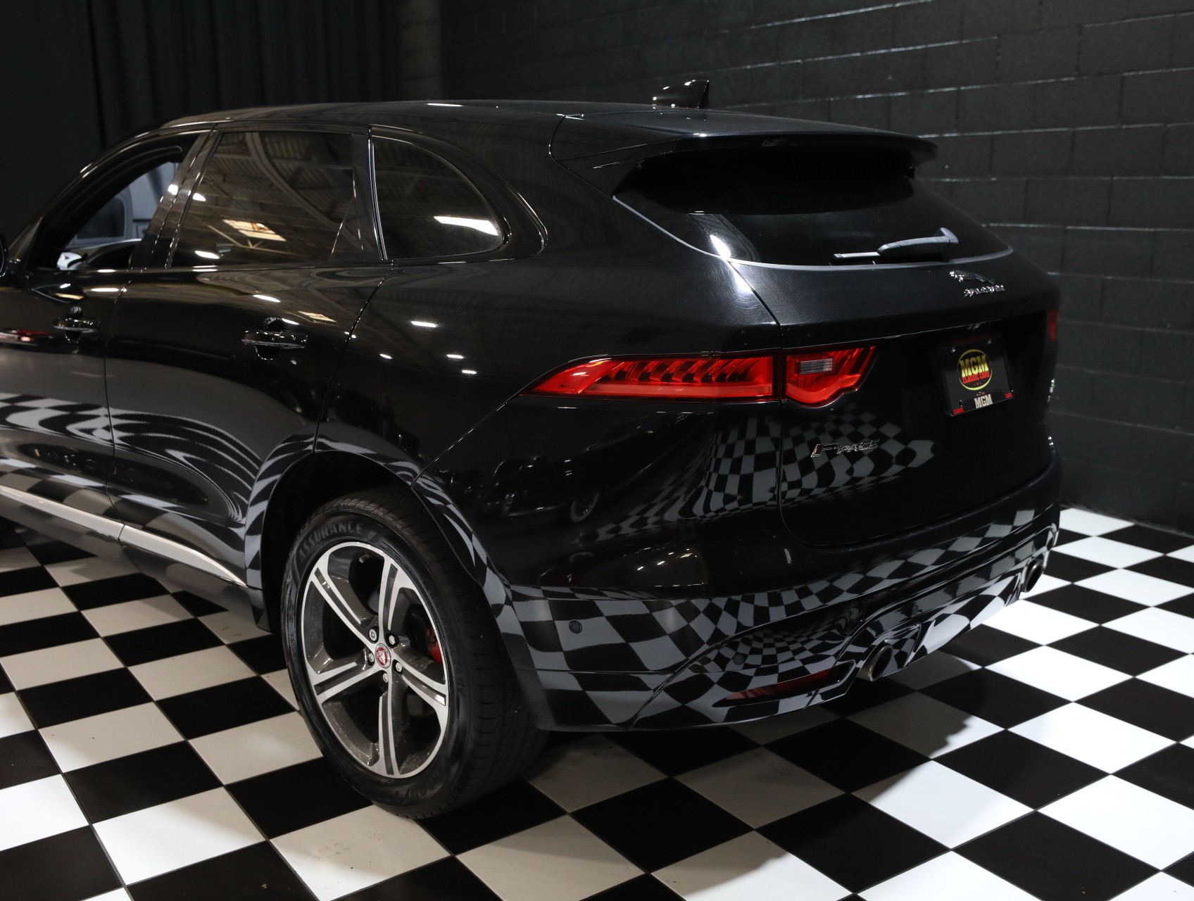 2017 Jaguar F-PACE 25