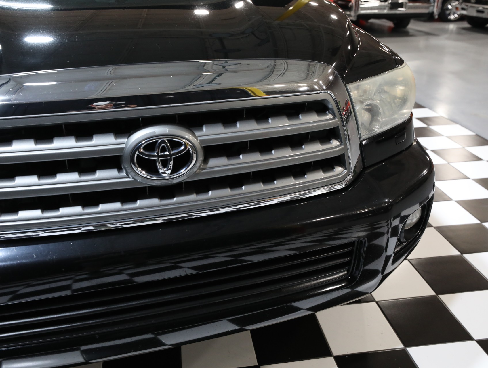 2016 Toyota Sequoia 11