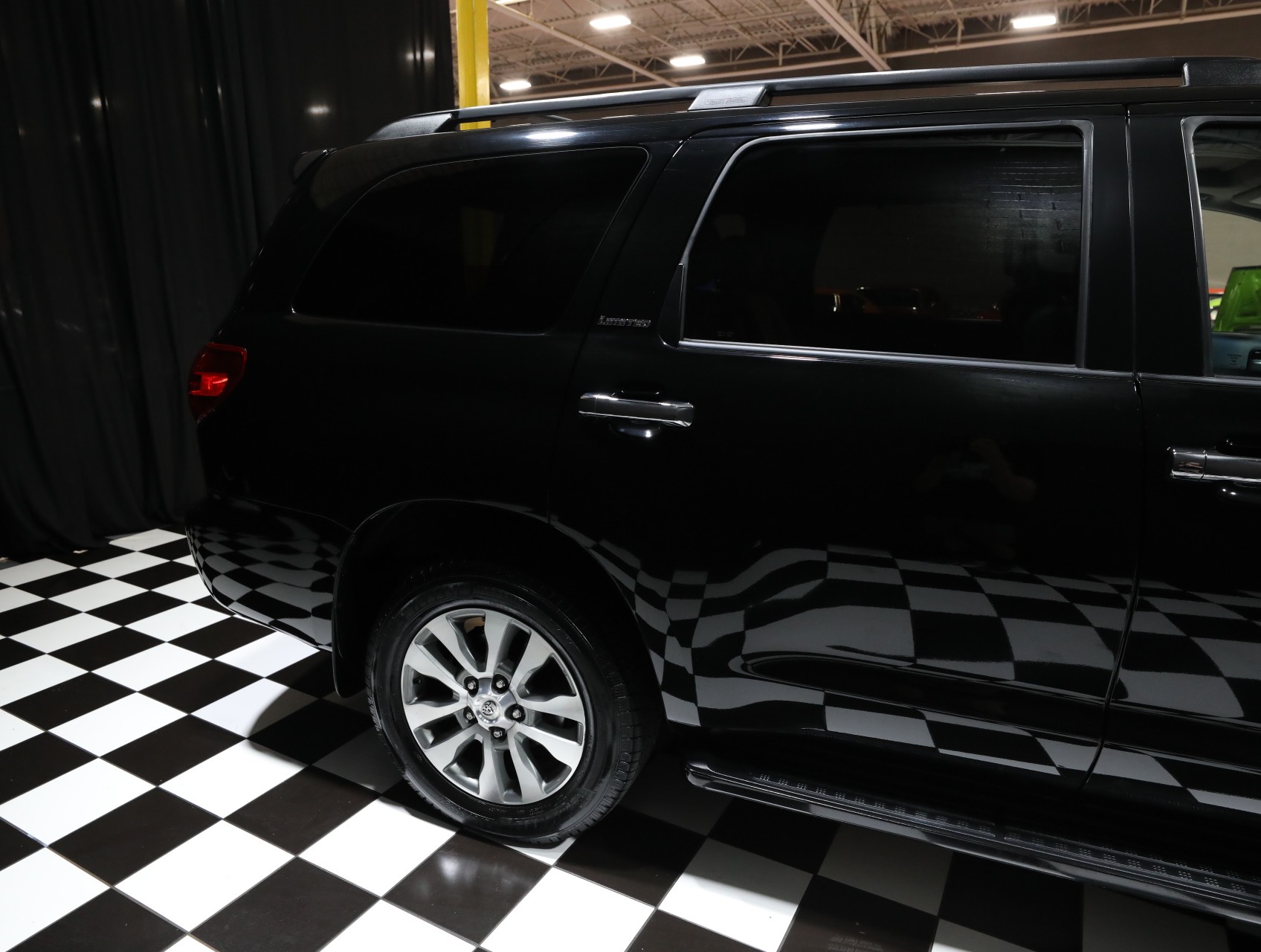 2016 Toyota Sequoia 18