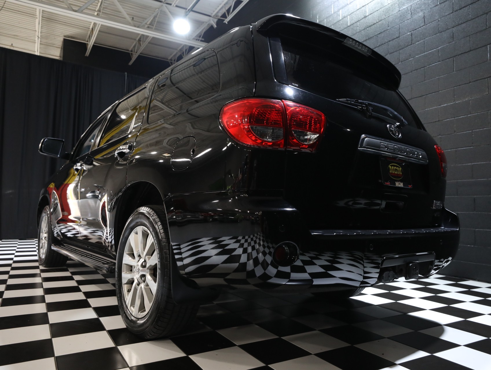 2016 Toyota Sequoia 22