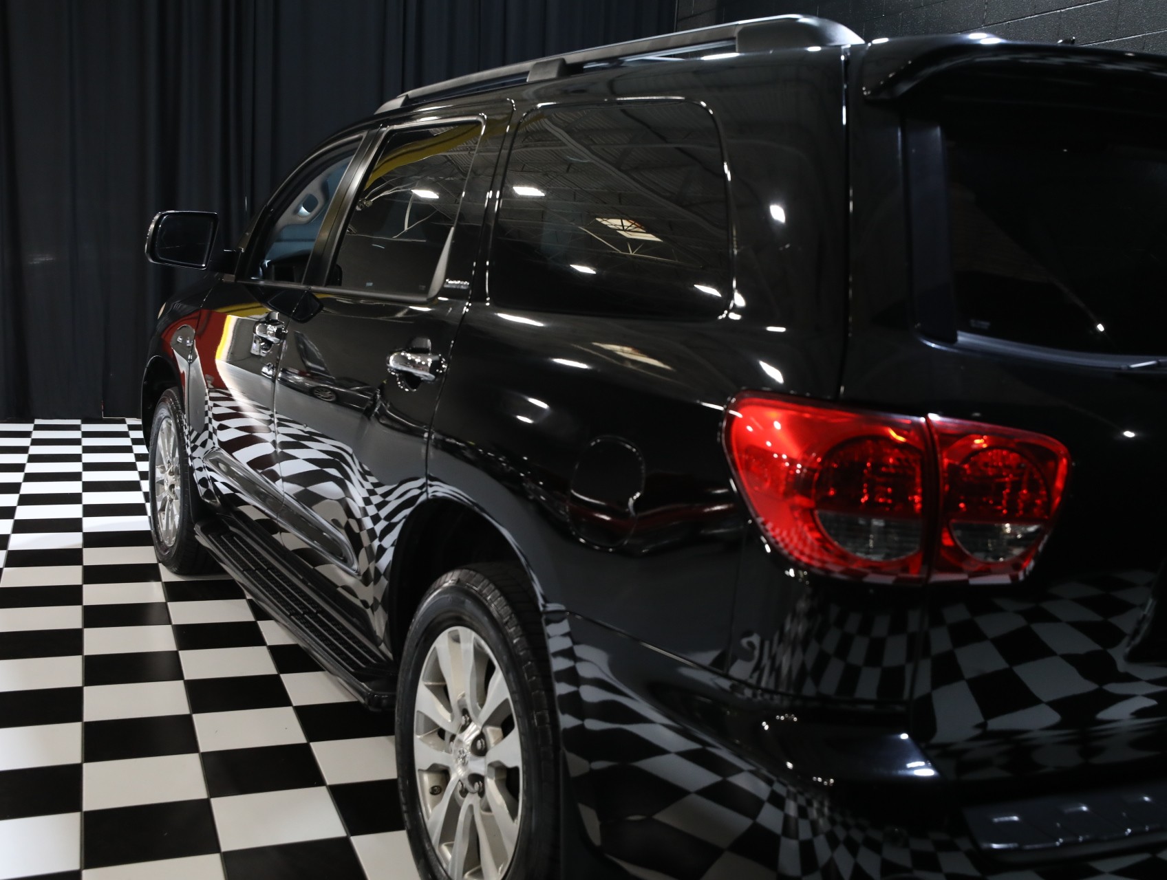 2016 Toyota Sequoia 24