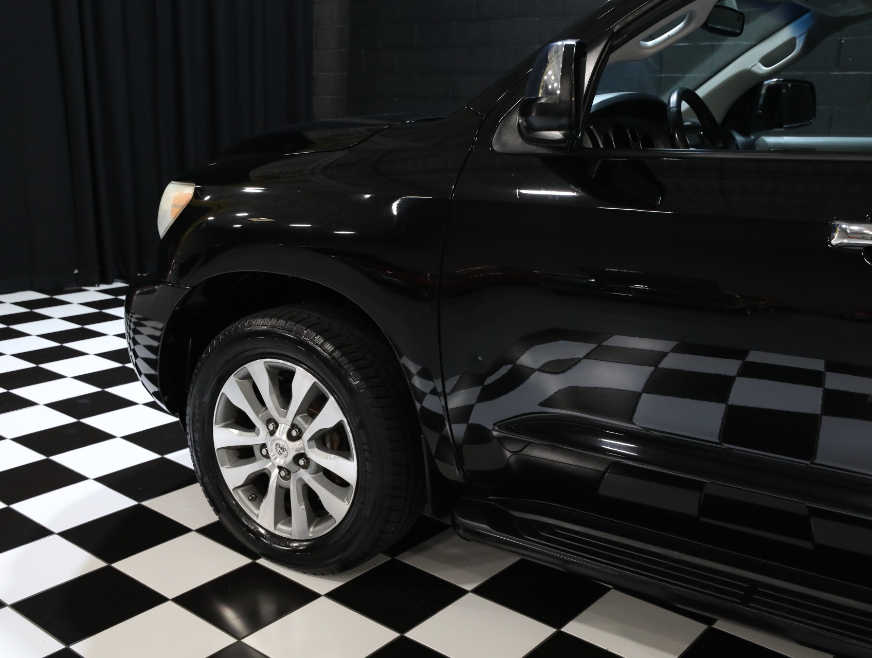 2016 Toyota Sequoia 27