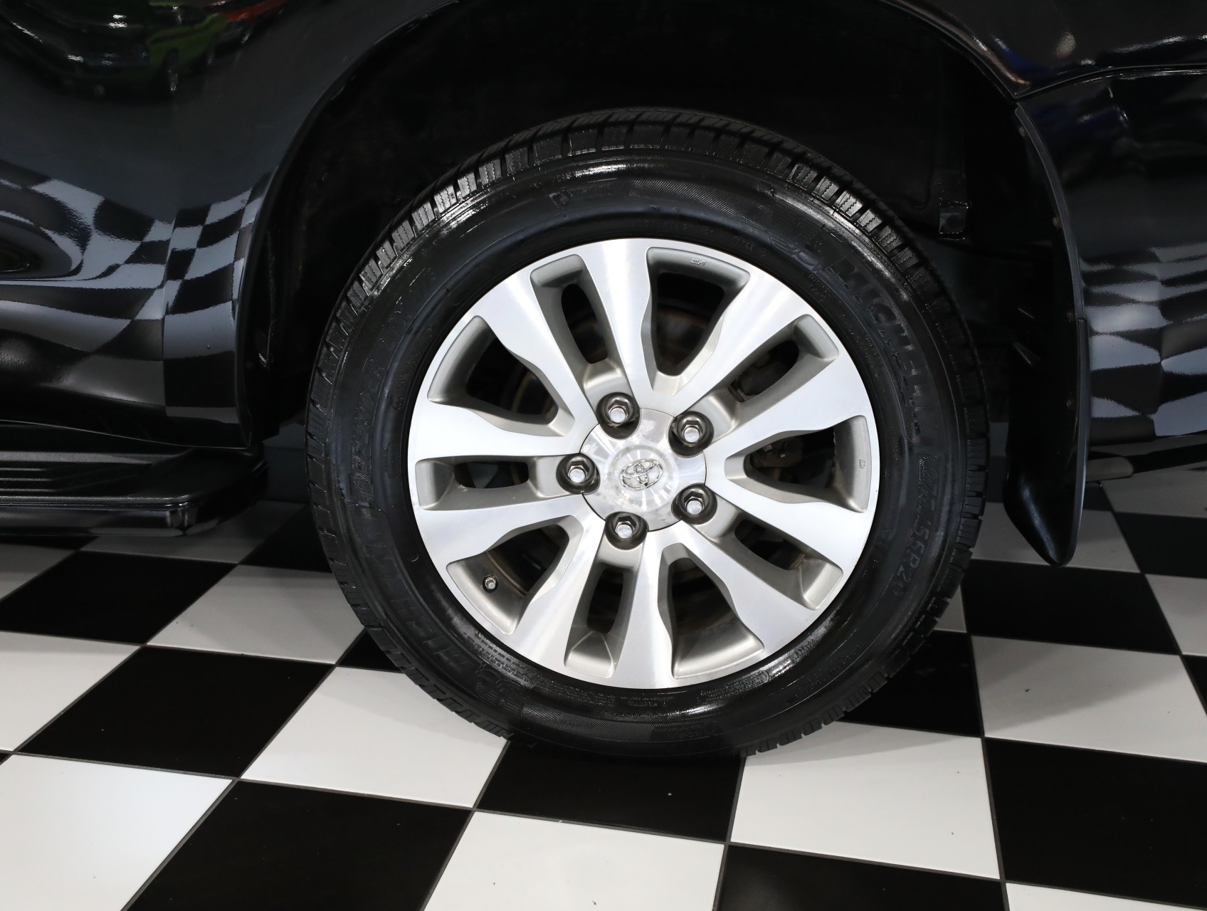 2016 Toyota Sequoia 29
