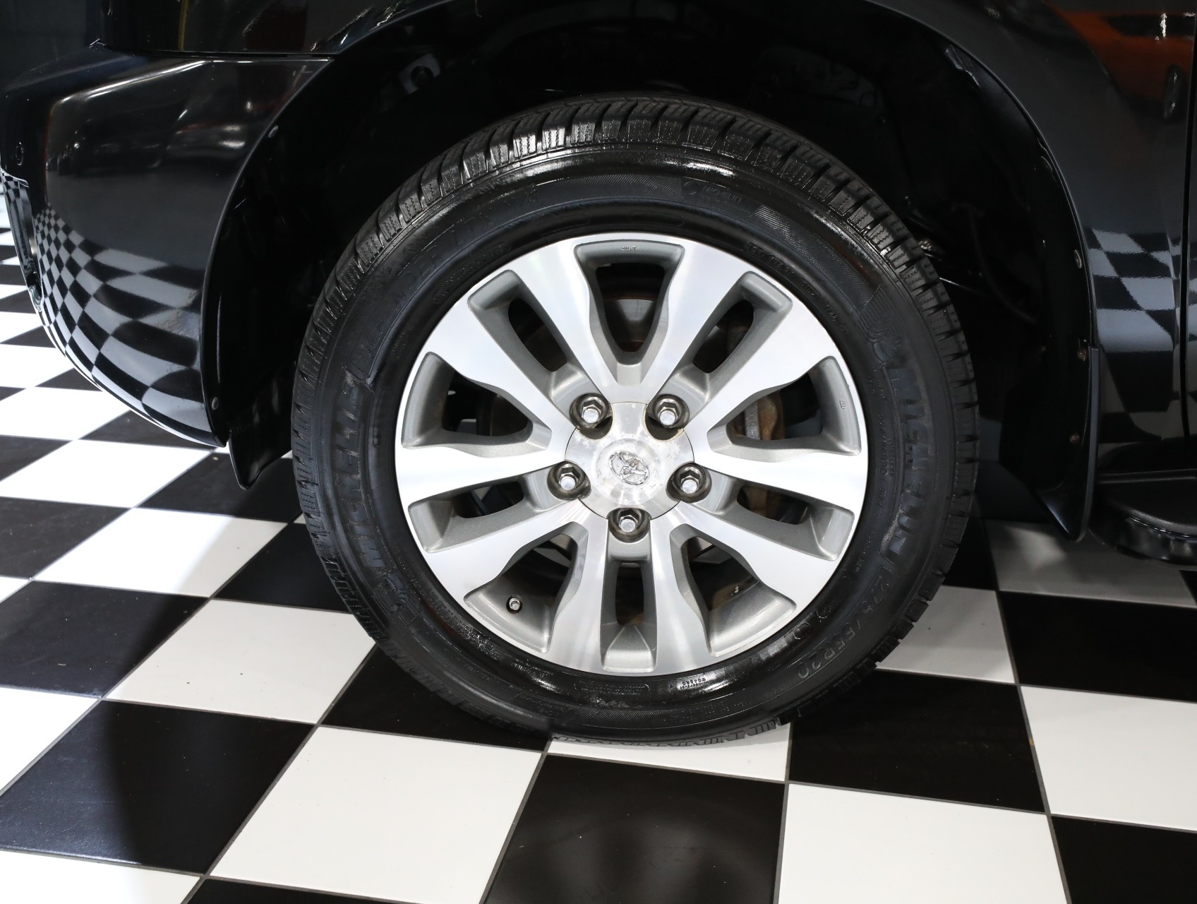 2016 Toyota Sequoia 30