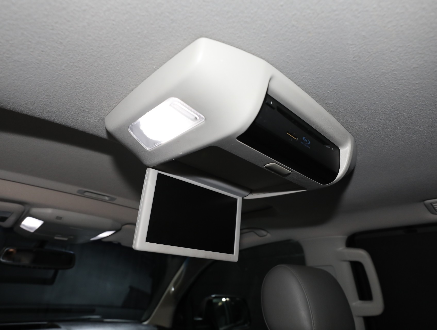 2016 Toyota Sequoia 52