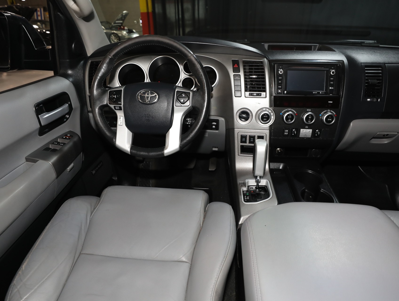 2016 Toyota Sequoia 53