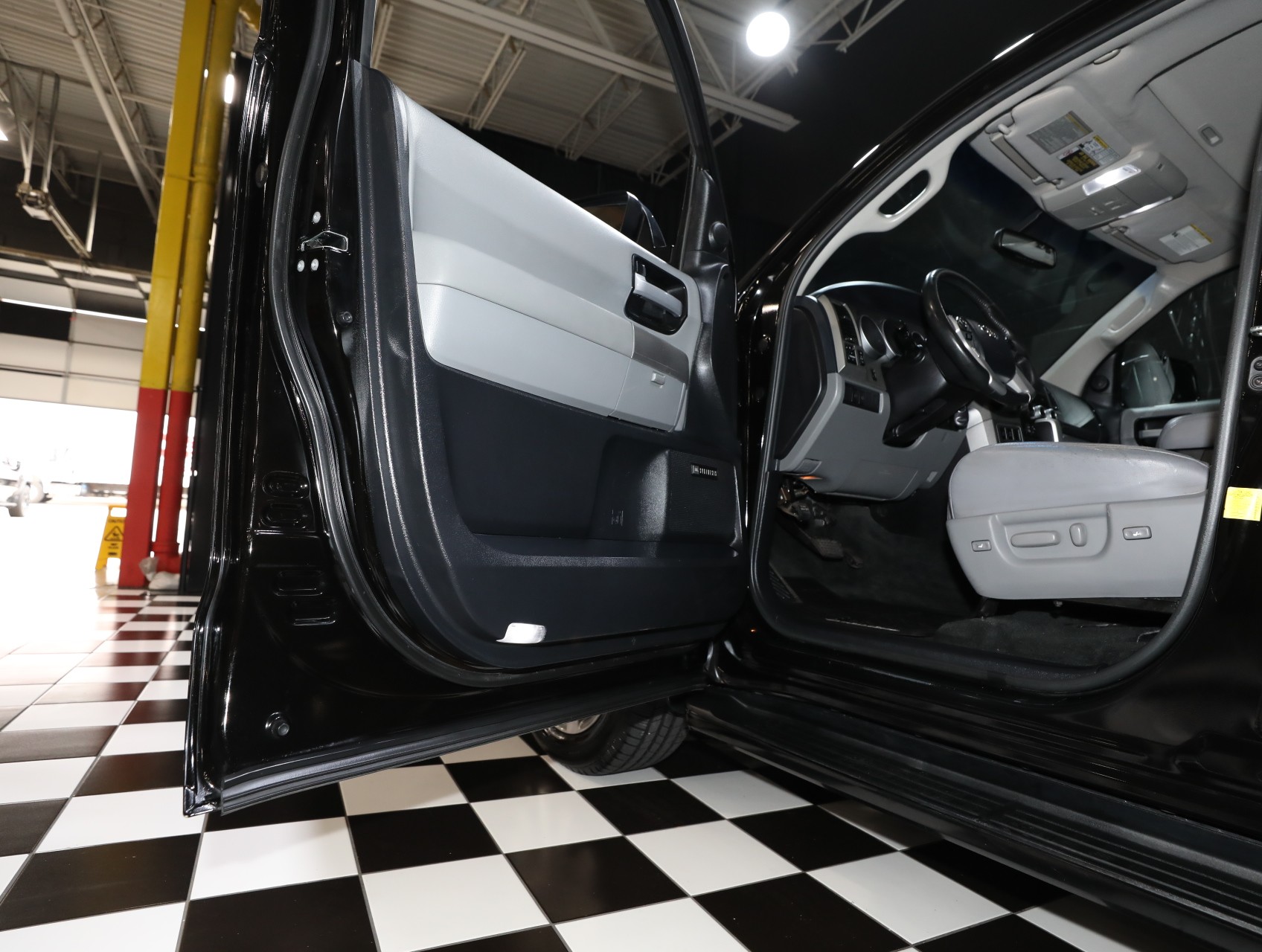 2016 Toyota Sequoia 56